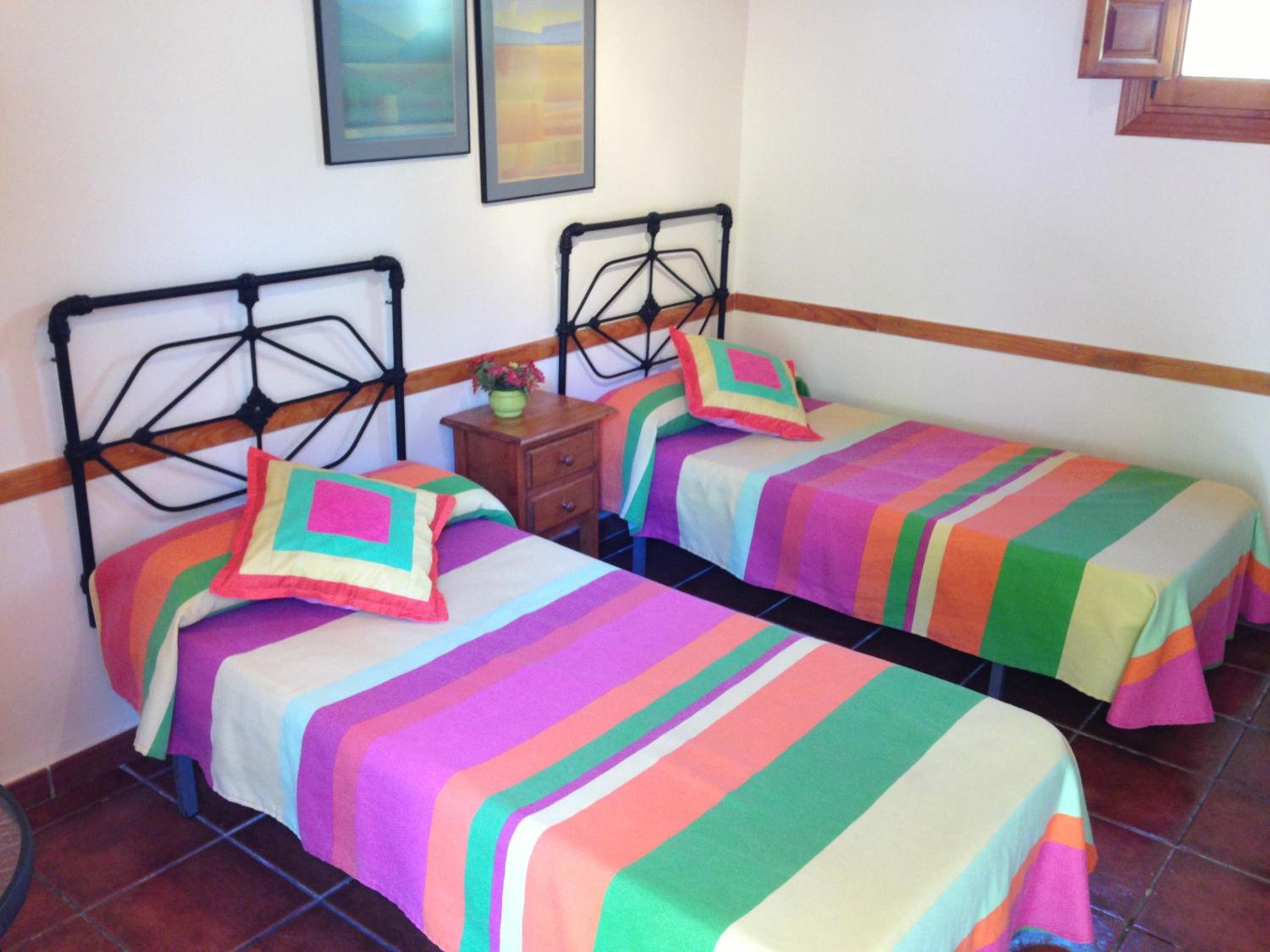 Bungalow con Baño Compartido (2 Adultos)