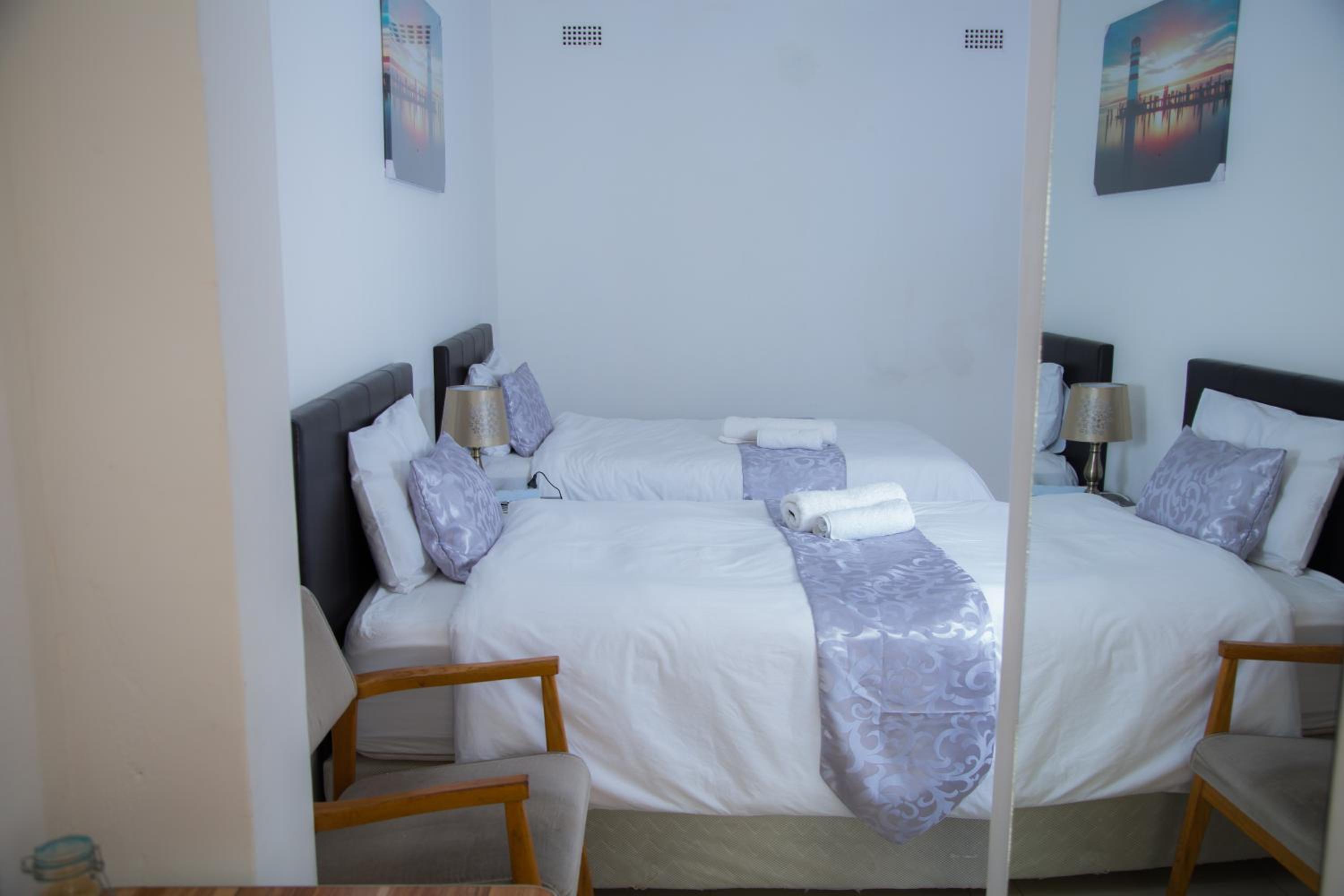 Budget Double Room - Photo 2