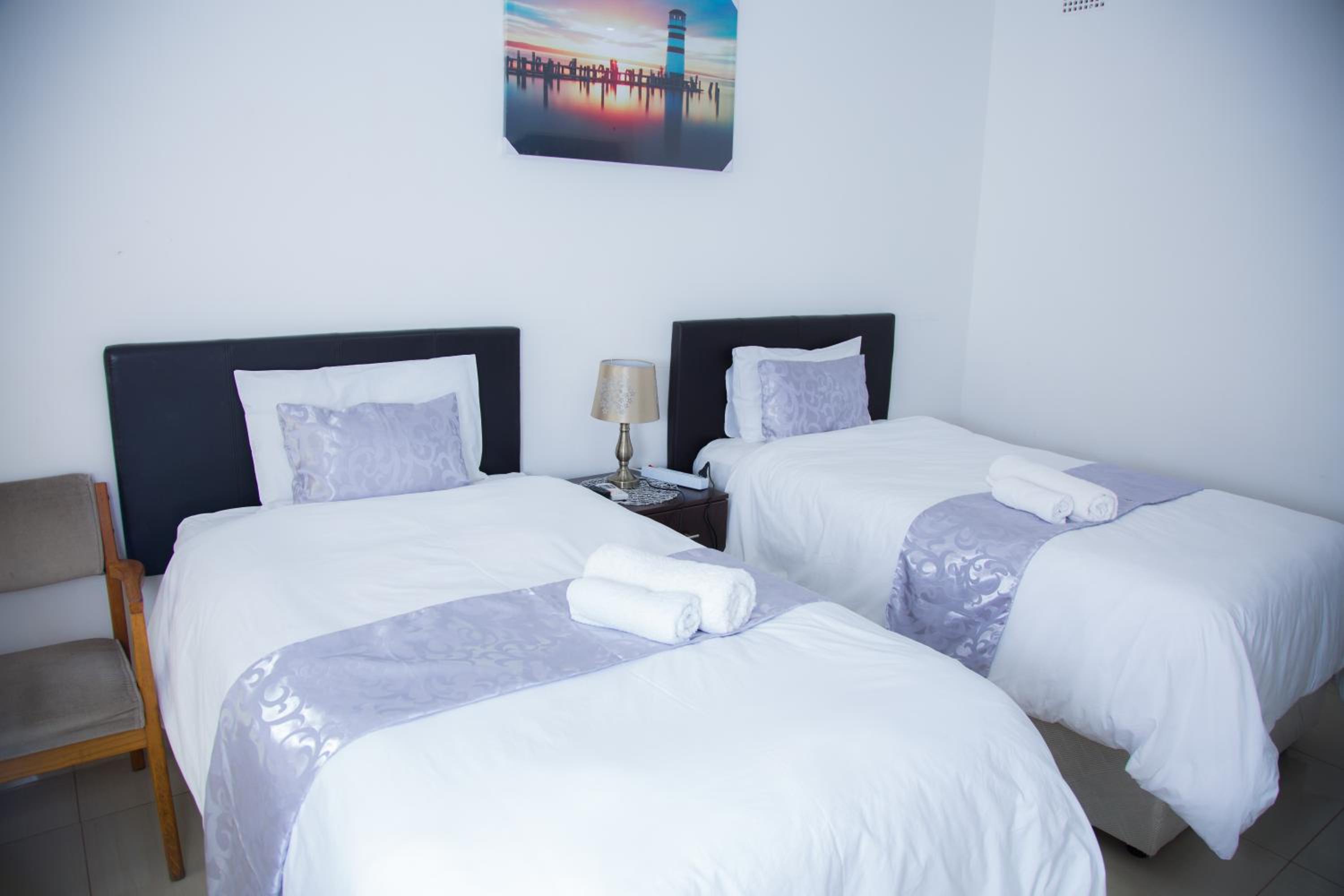 Budget Double Room - Photo 4