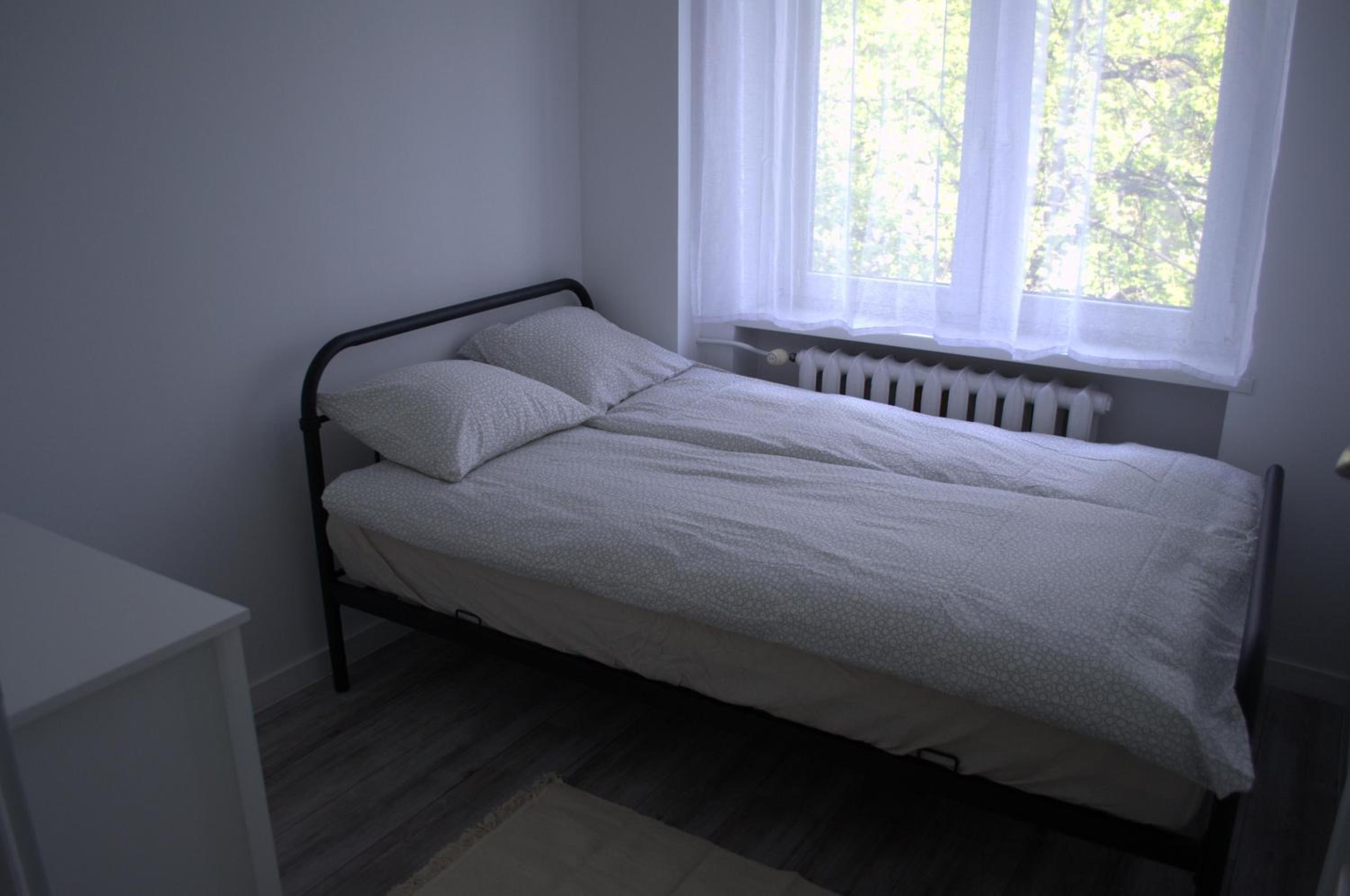 One-Bedroom Apartment - Photo 8