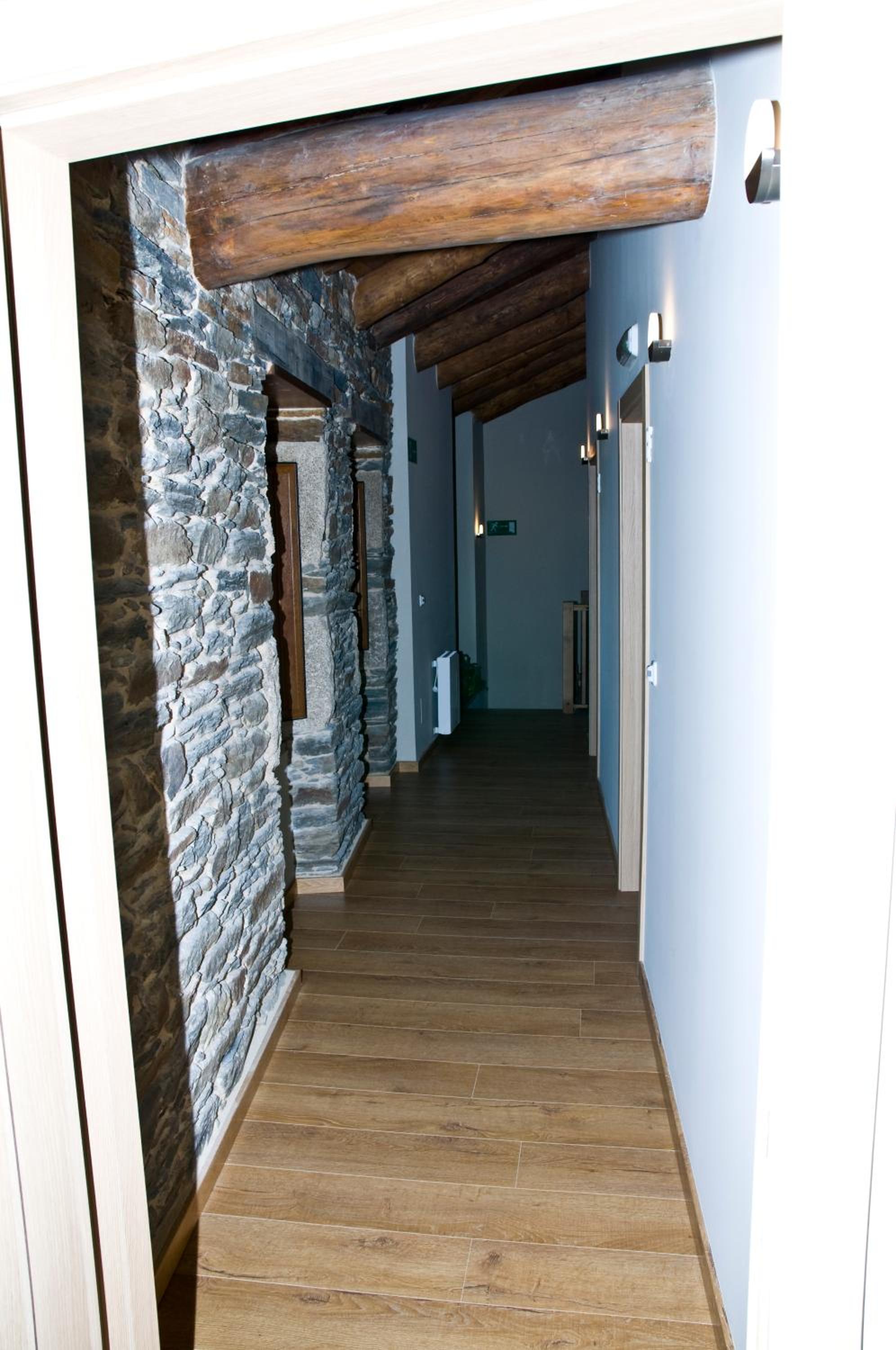 Twin Room - Photo 8
