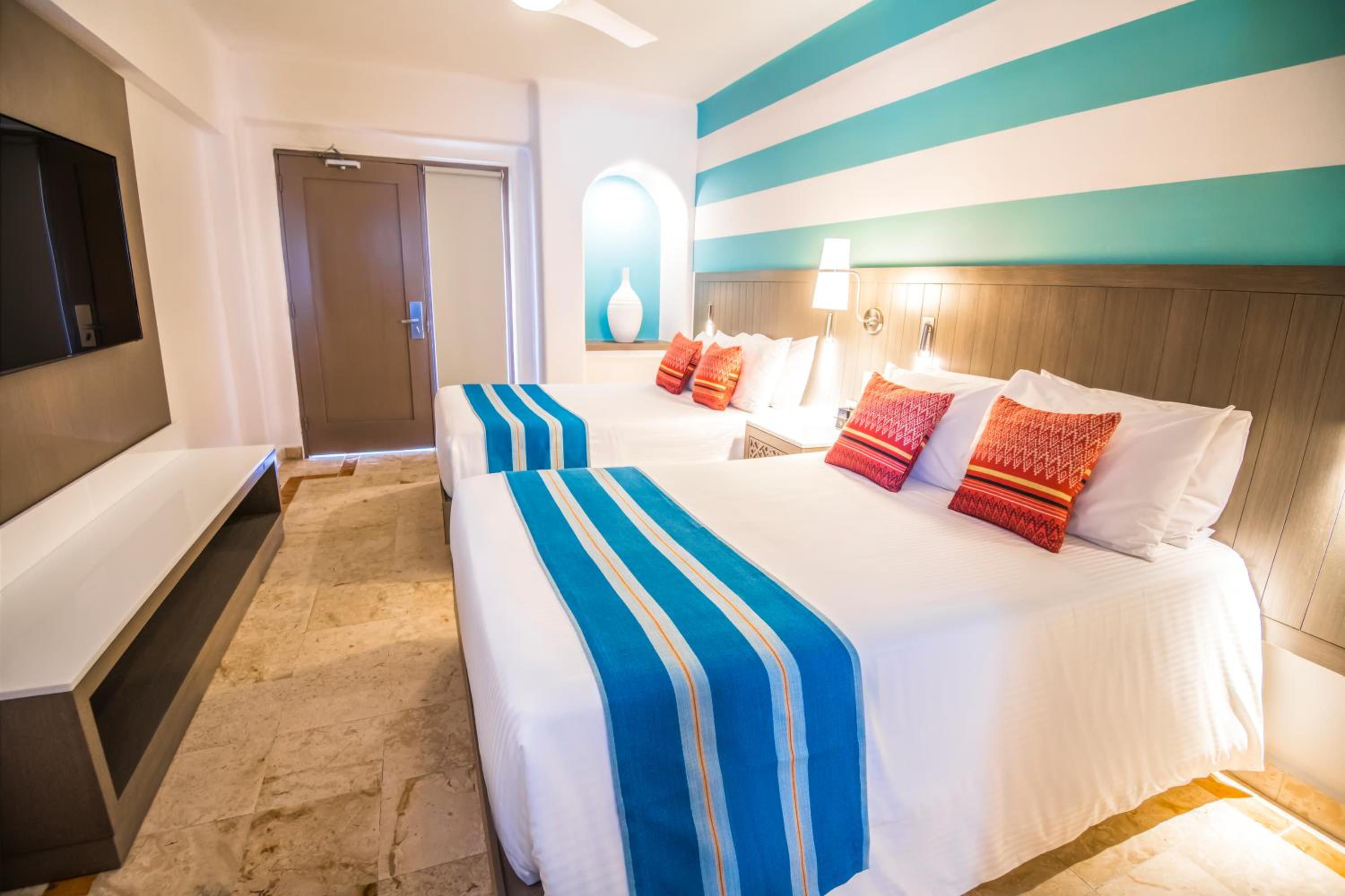 Standard Room with Two Double Beds - Photo 5
