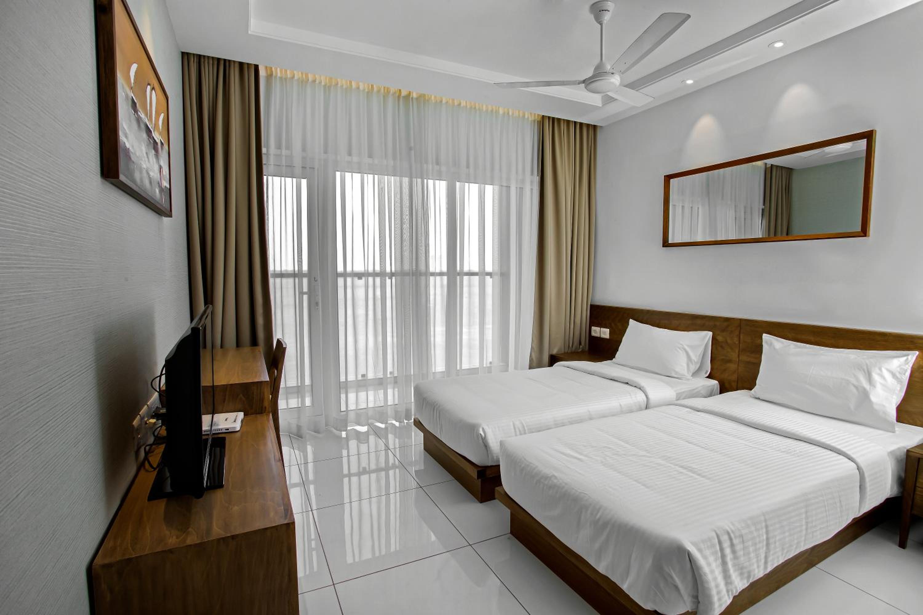 Suite with Lake View photo 2