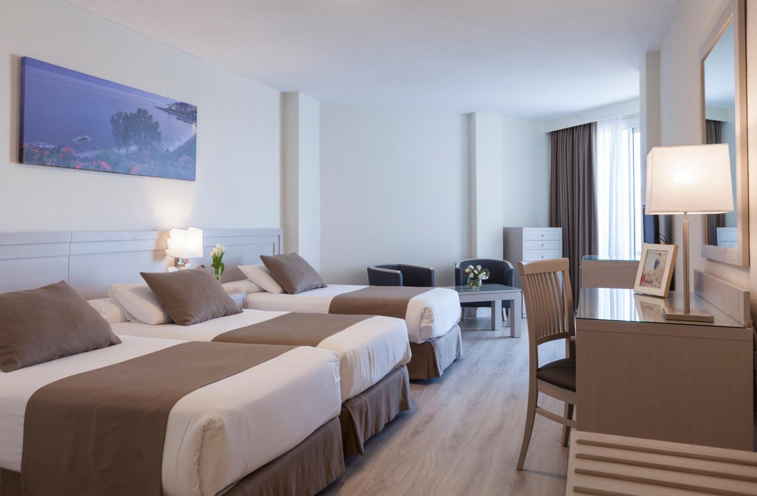 Triple Room (2 Adults + 1 Child) - Photo 3