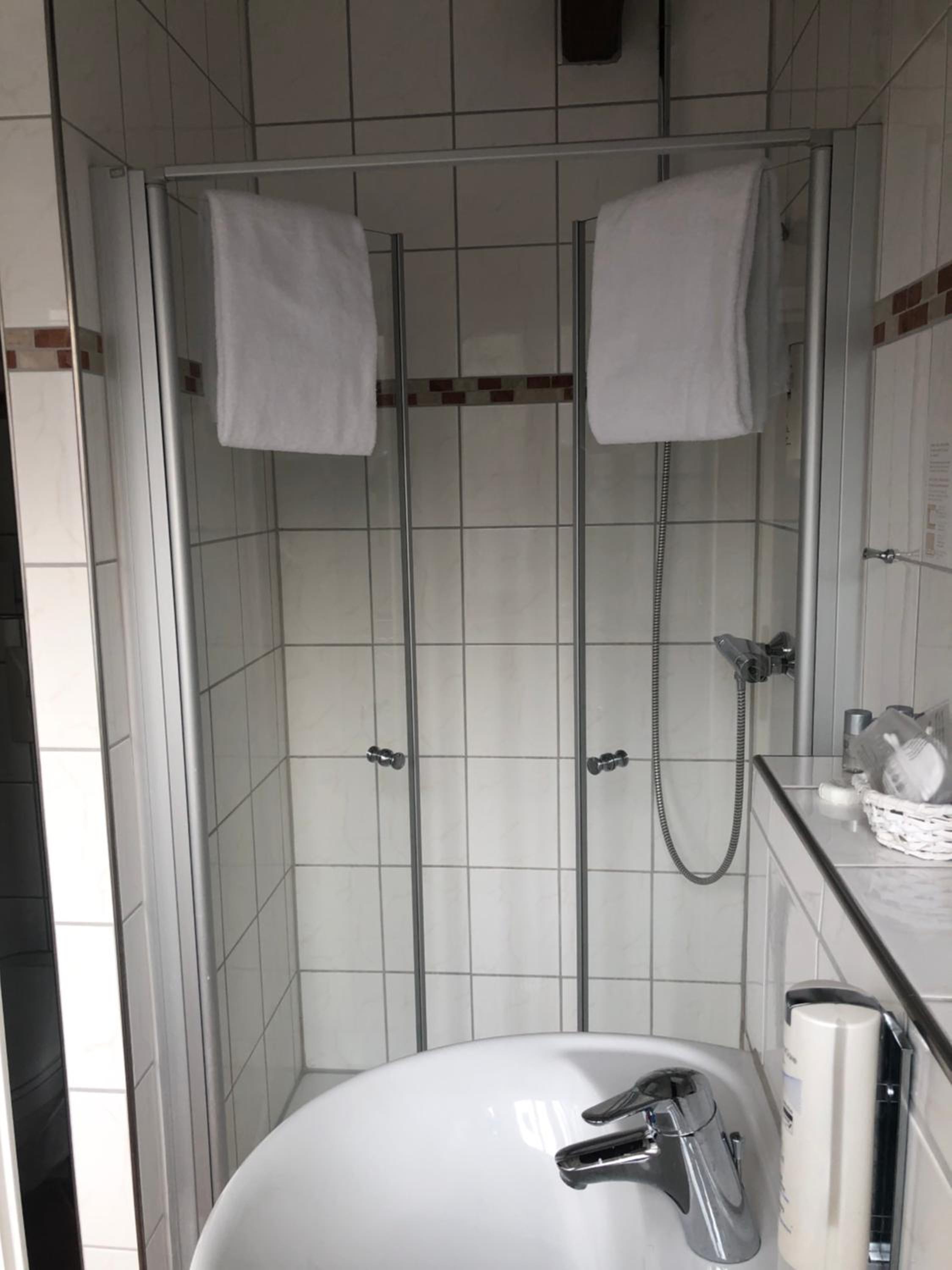 Double or Twin Room with Shower photo 2