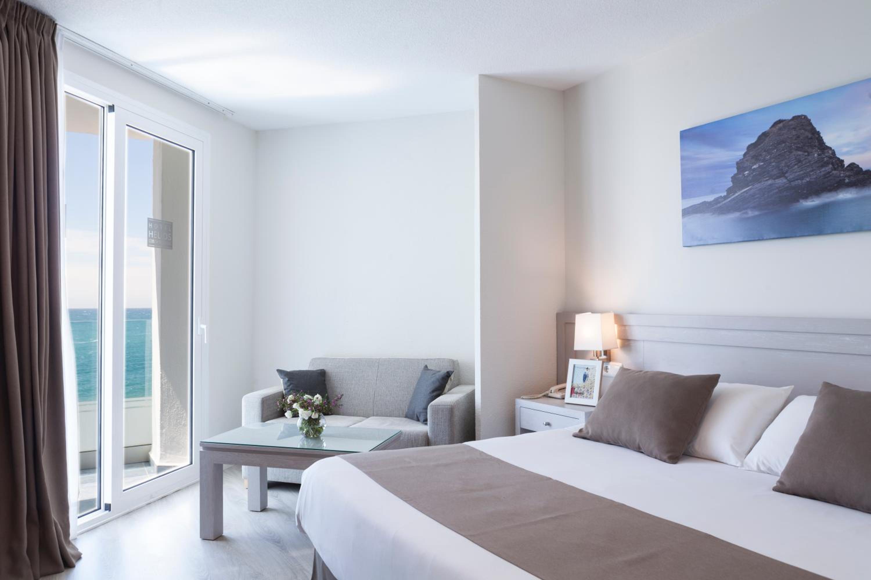 Grand Panoramic Room with front sea view photo 2