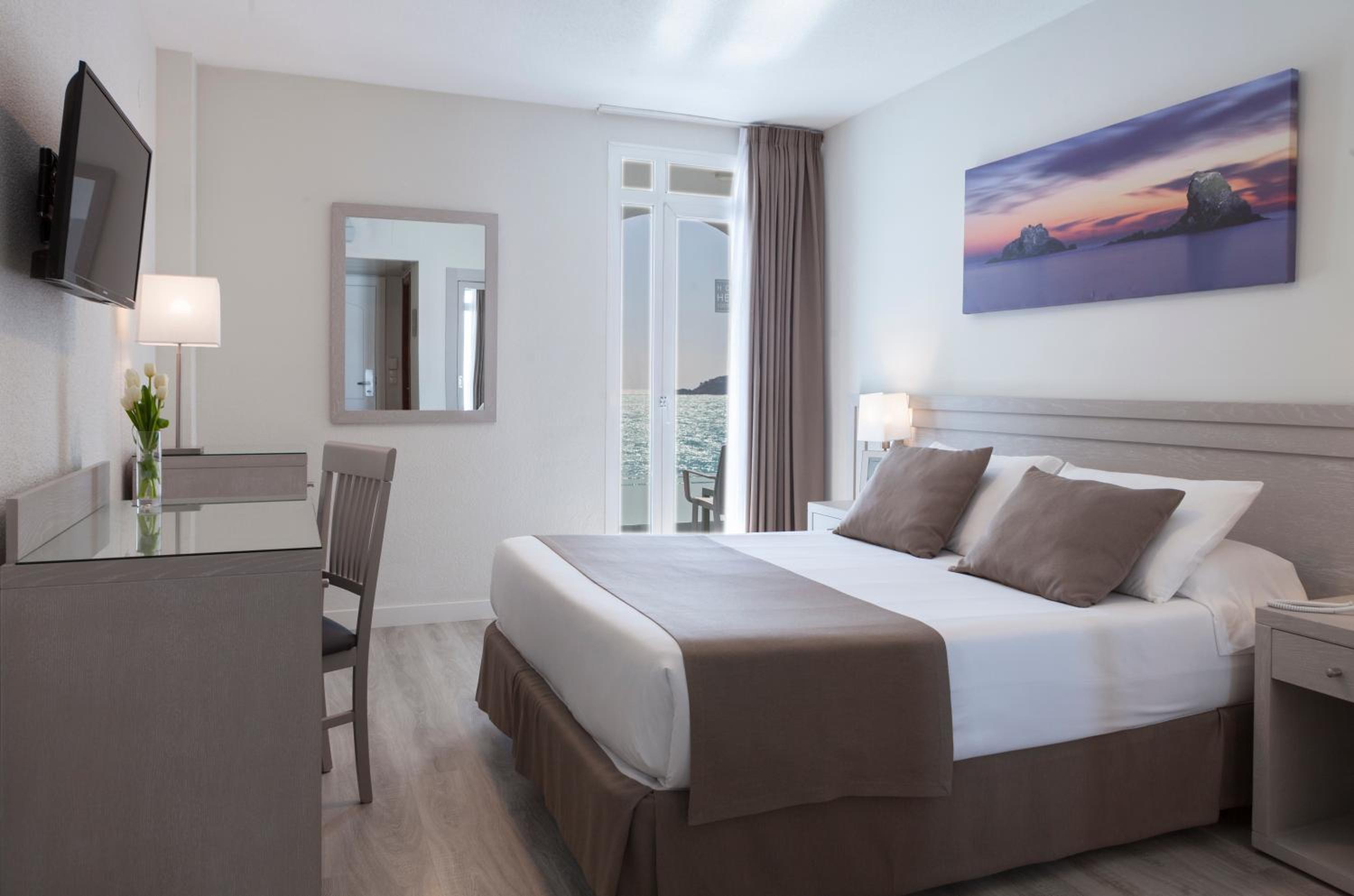 Habitación Doble Estándar con Vista al Mar Frontal