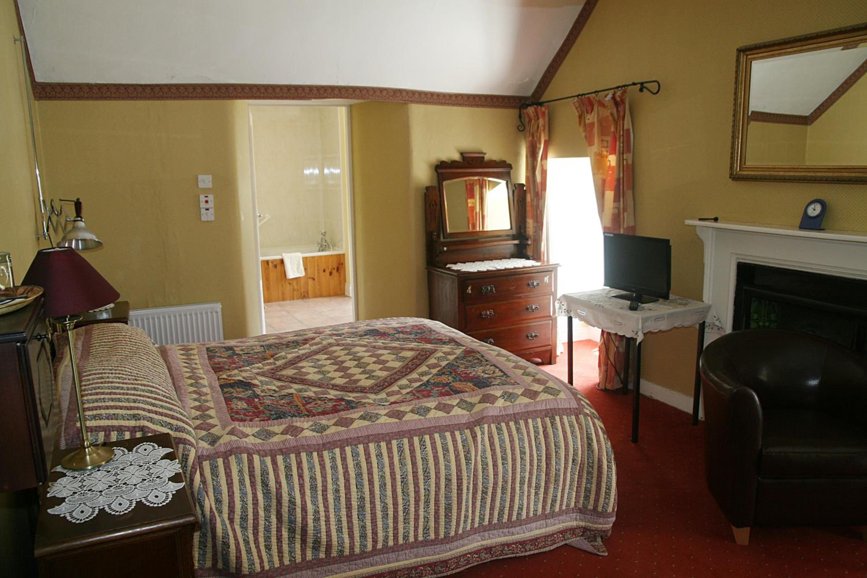 Deluxe Double Room with Sea View - Photo 5
