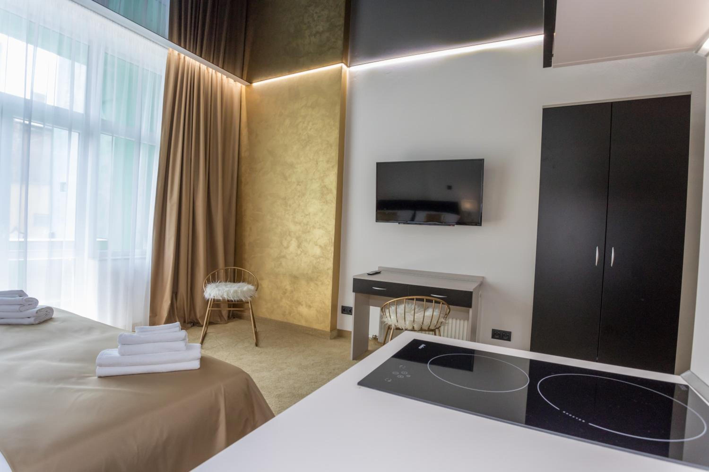 Deluxe Apartment - Photo 2