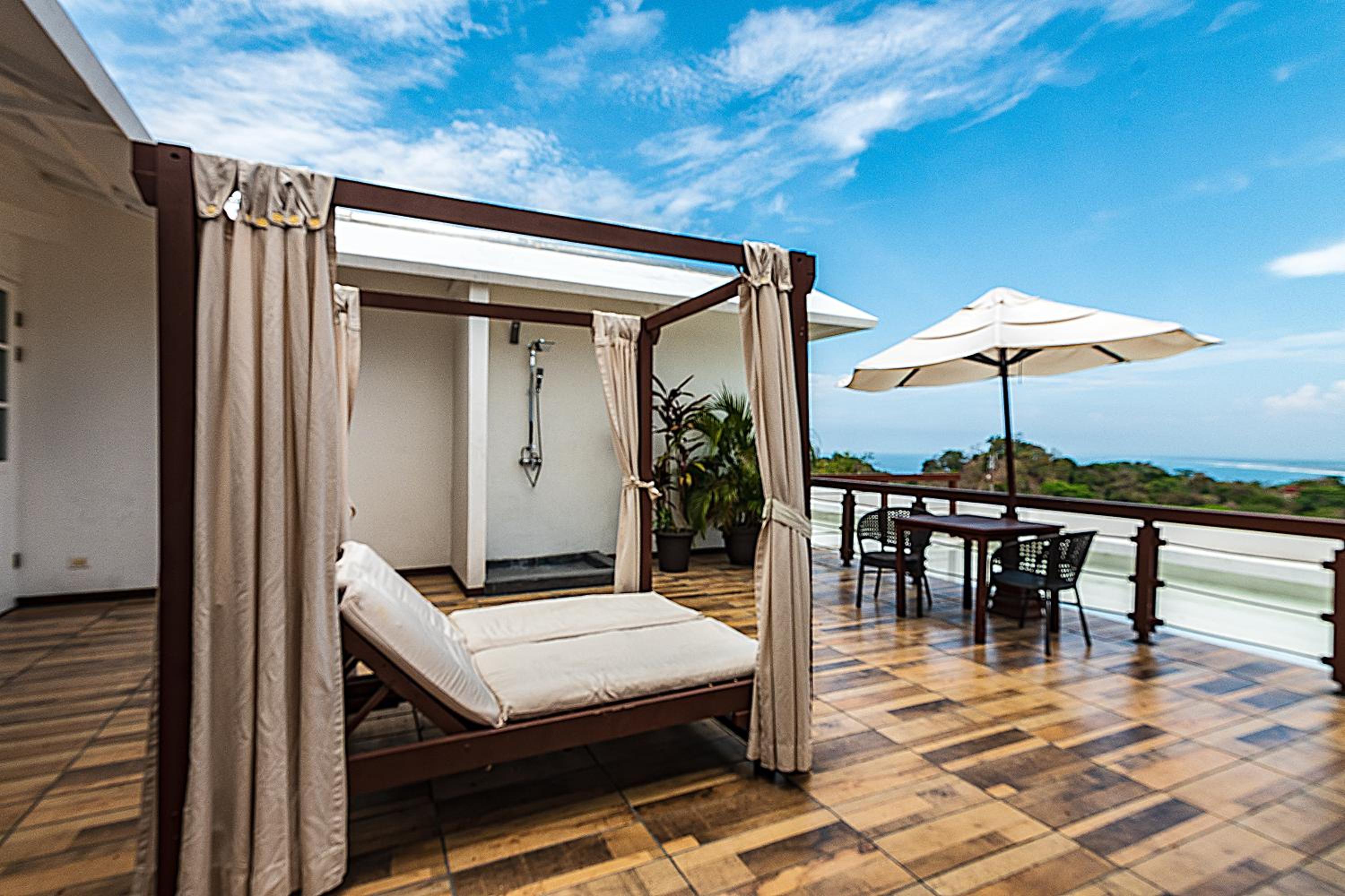 Two-Bedroom Villa - Photo 4