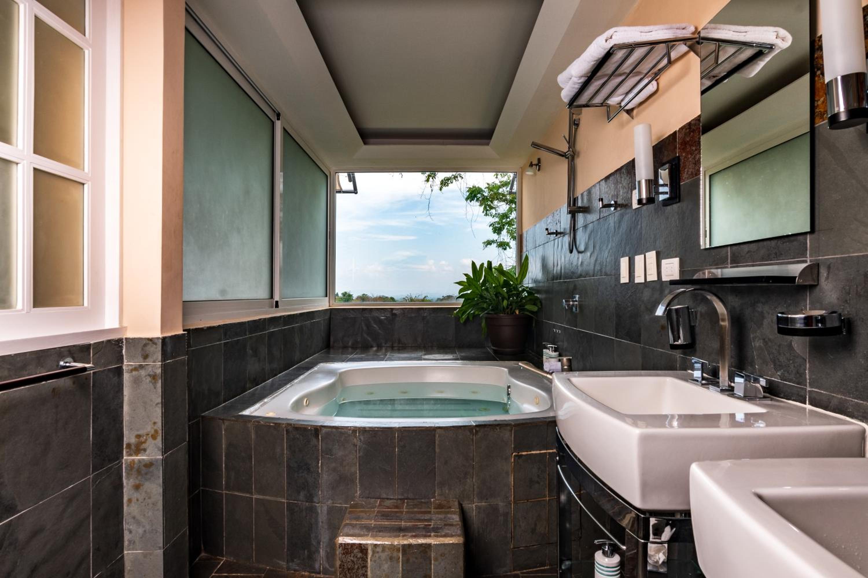 Two-Bedroom Villa - Photo 9