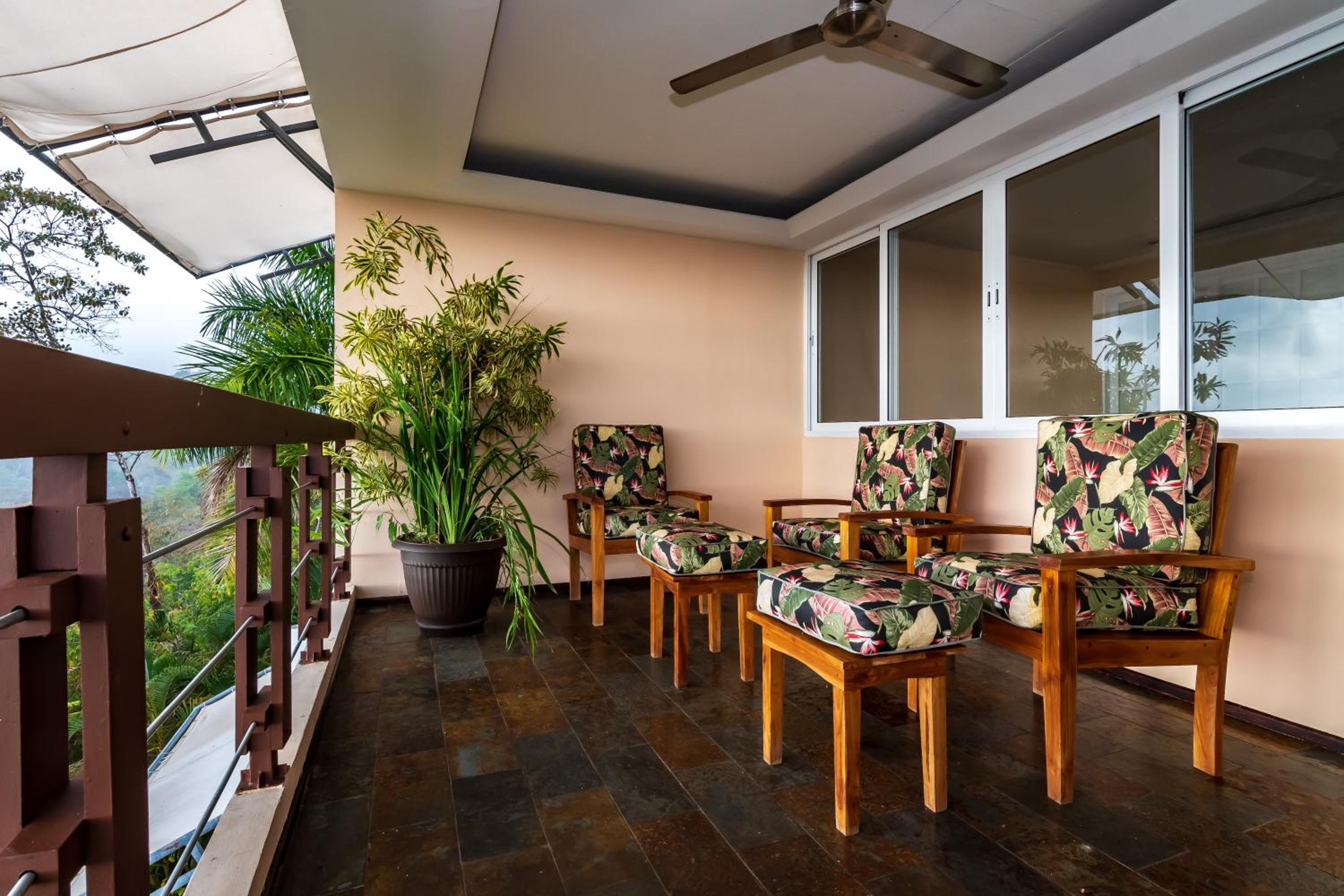 Two-Bedroom Villa - Photo 2