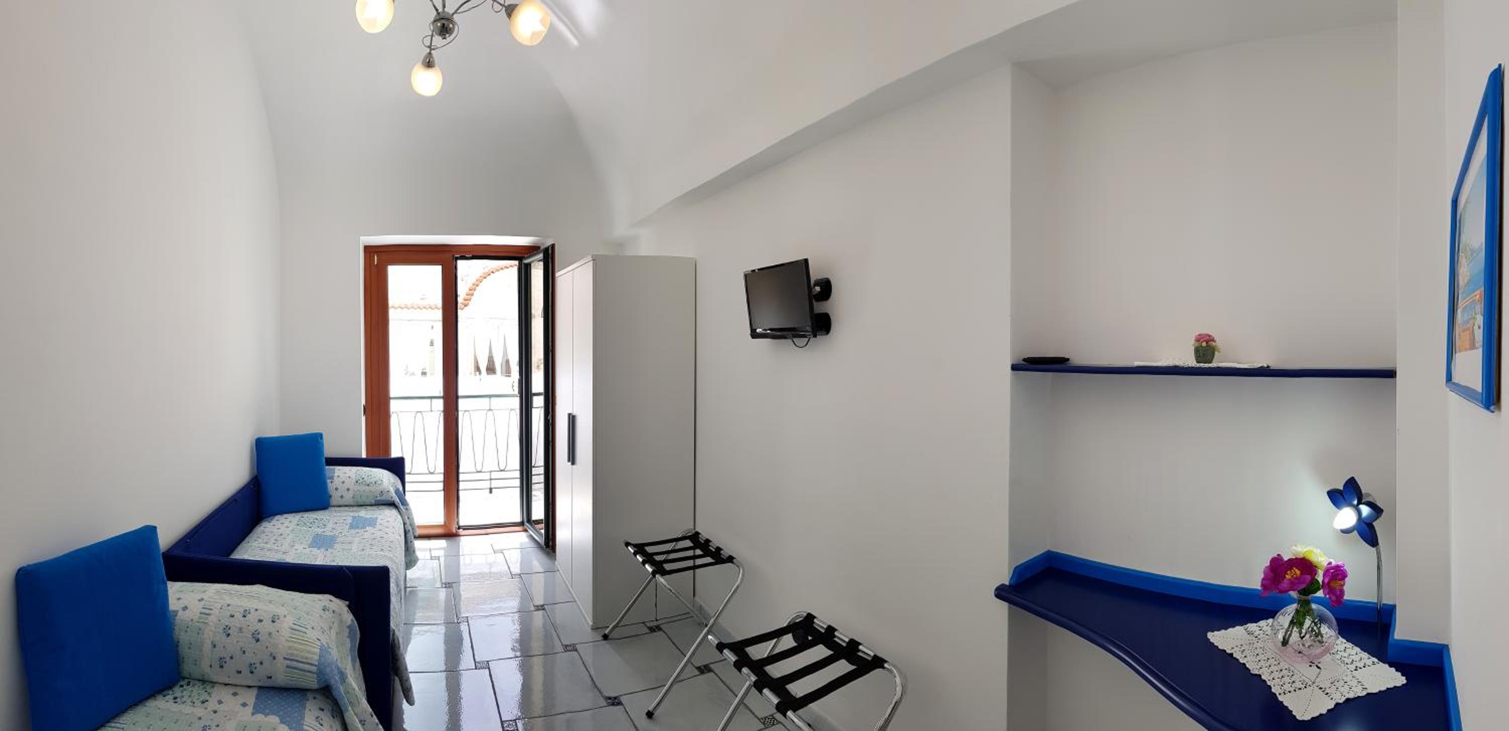 Two-Bedroom House - Photo 44