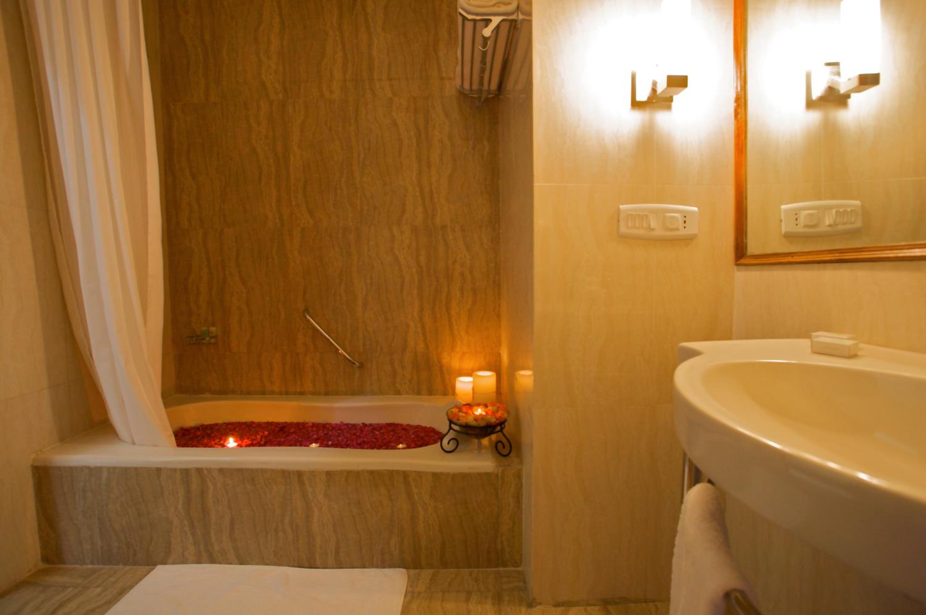 Deluxe Double or Twin Room - Photo 3
