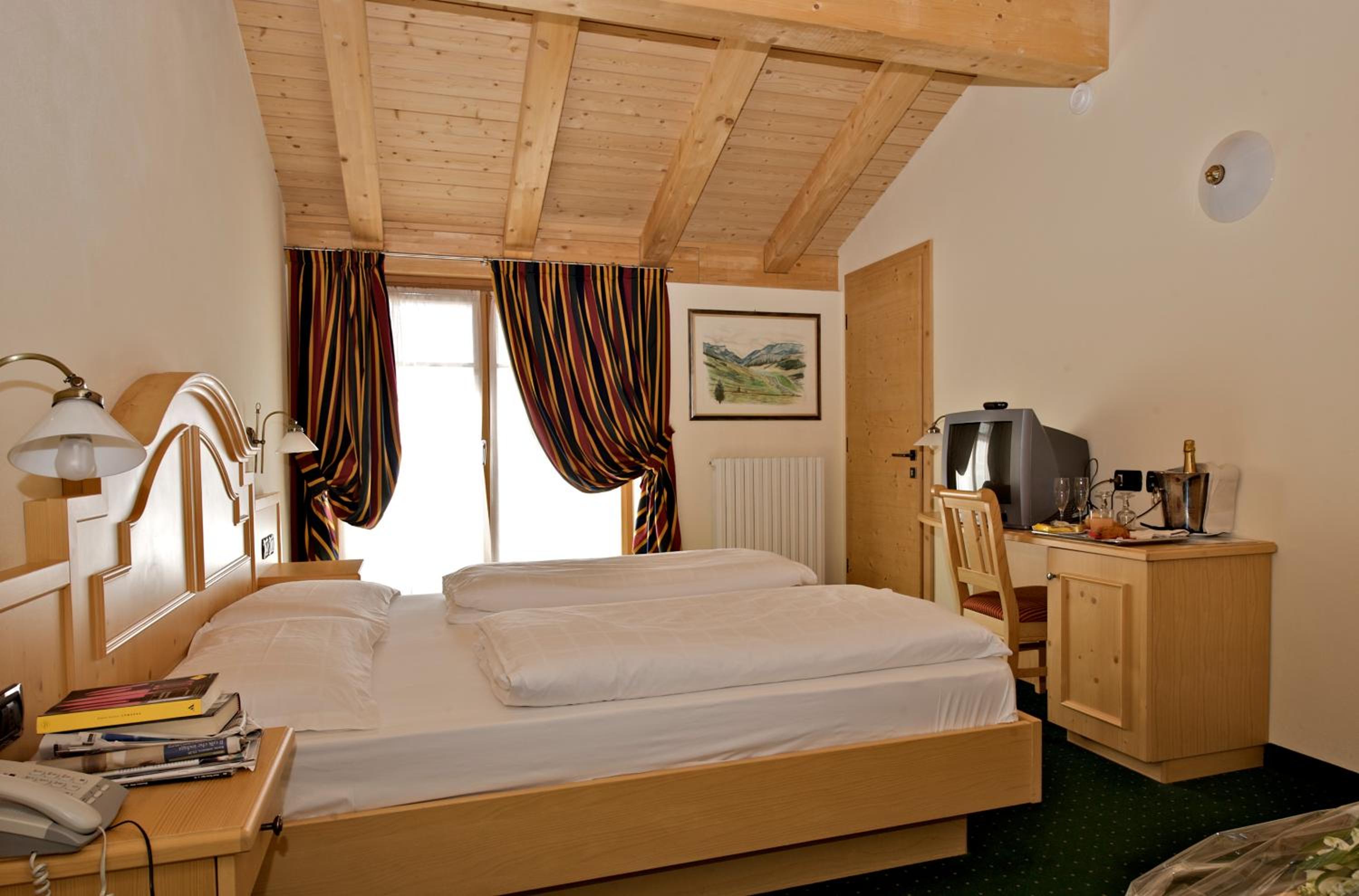 Standard Double Room - Photo 3