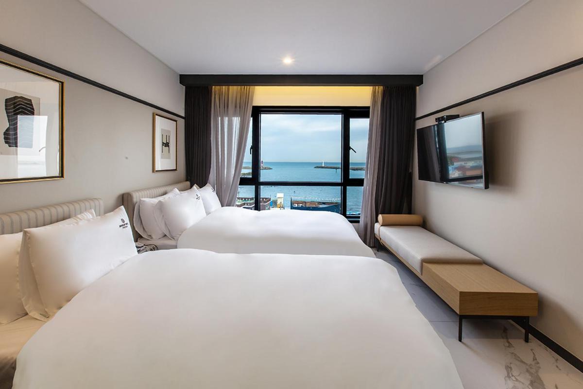 Twin Room with Sea View - Photo 1