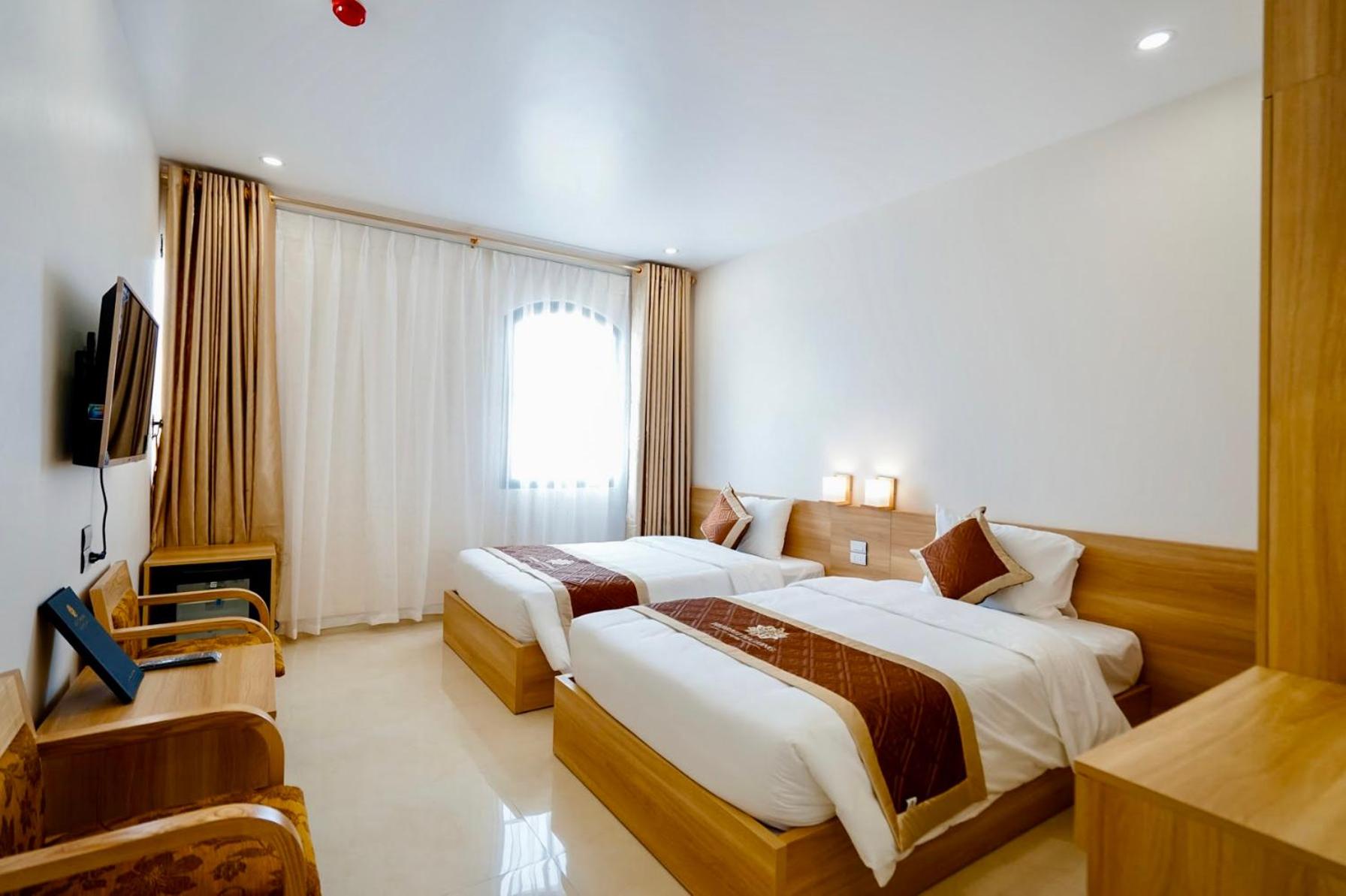 Twin Room With View