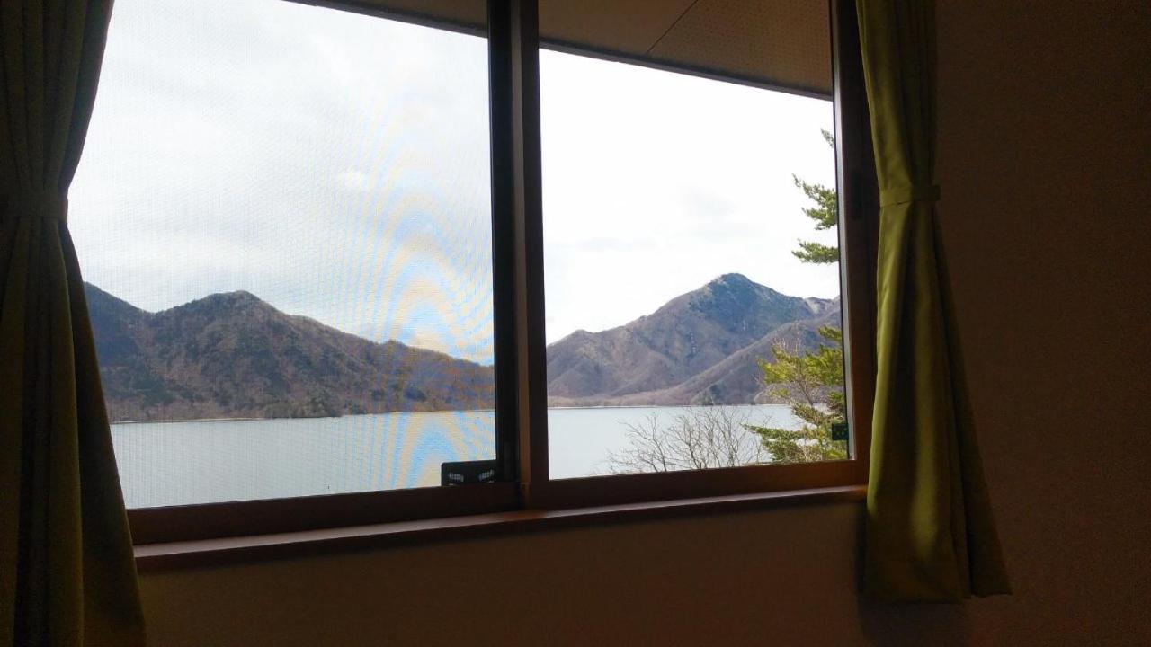 Family Room with Lake View - Photo 4
