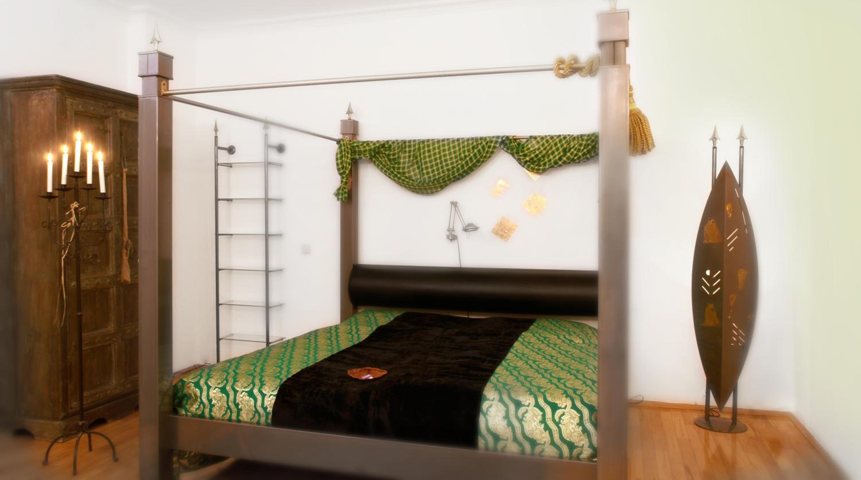 One-Bedroom Apartment photo 1