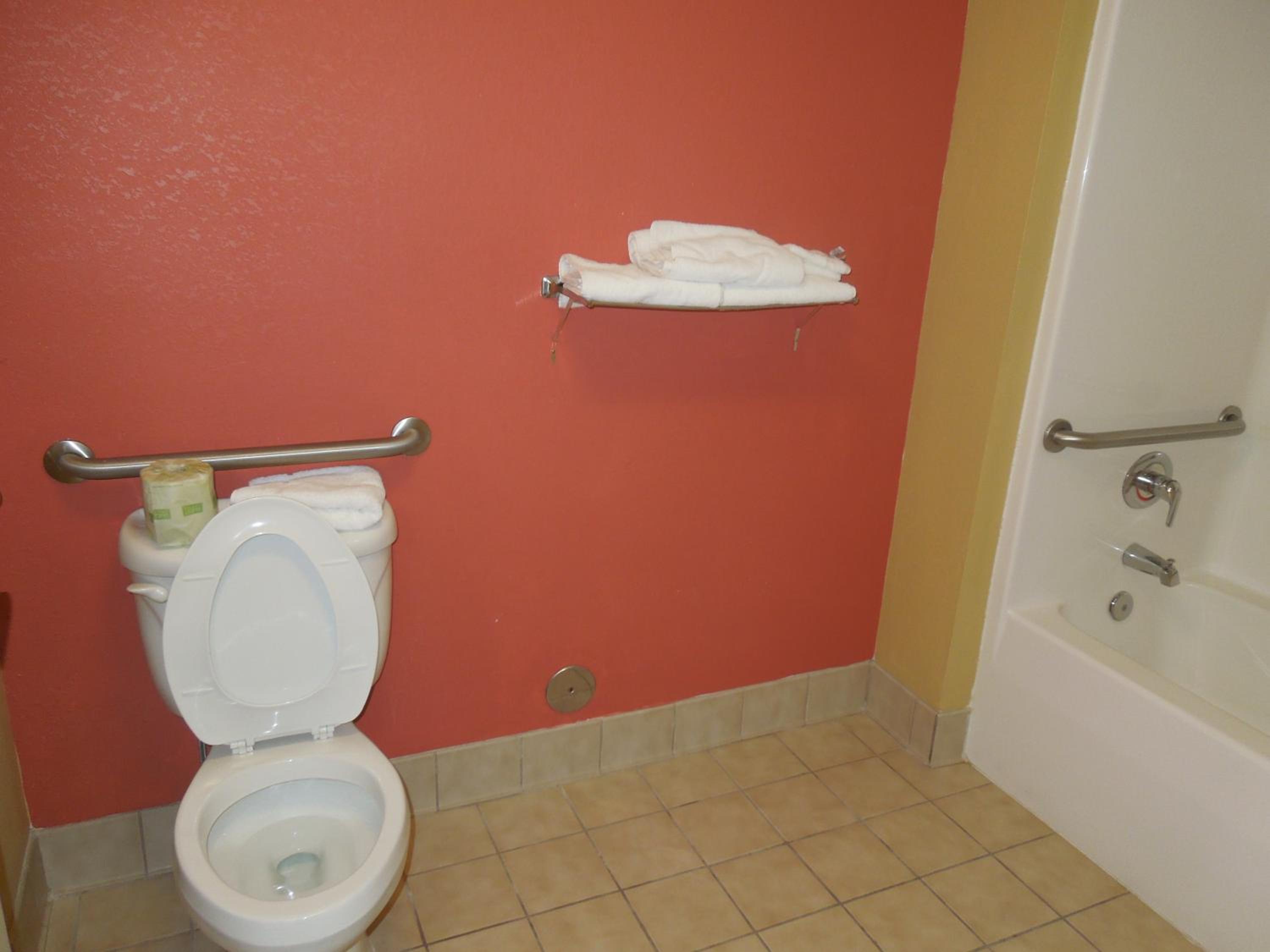 King Room - Non-Smoking - Photo 8