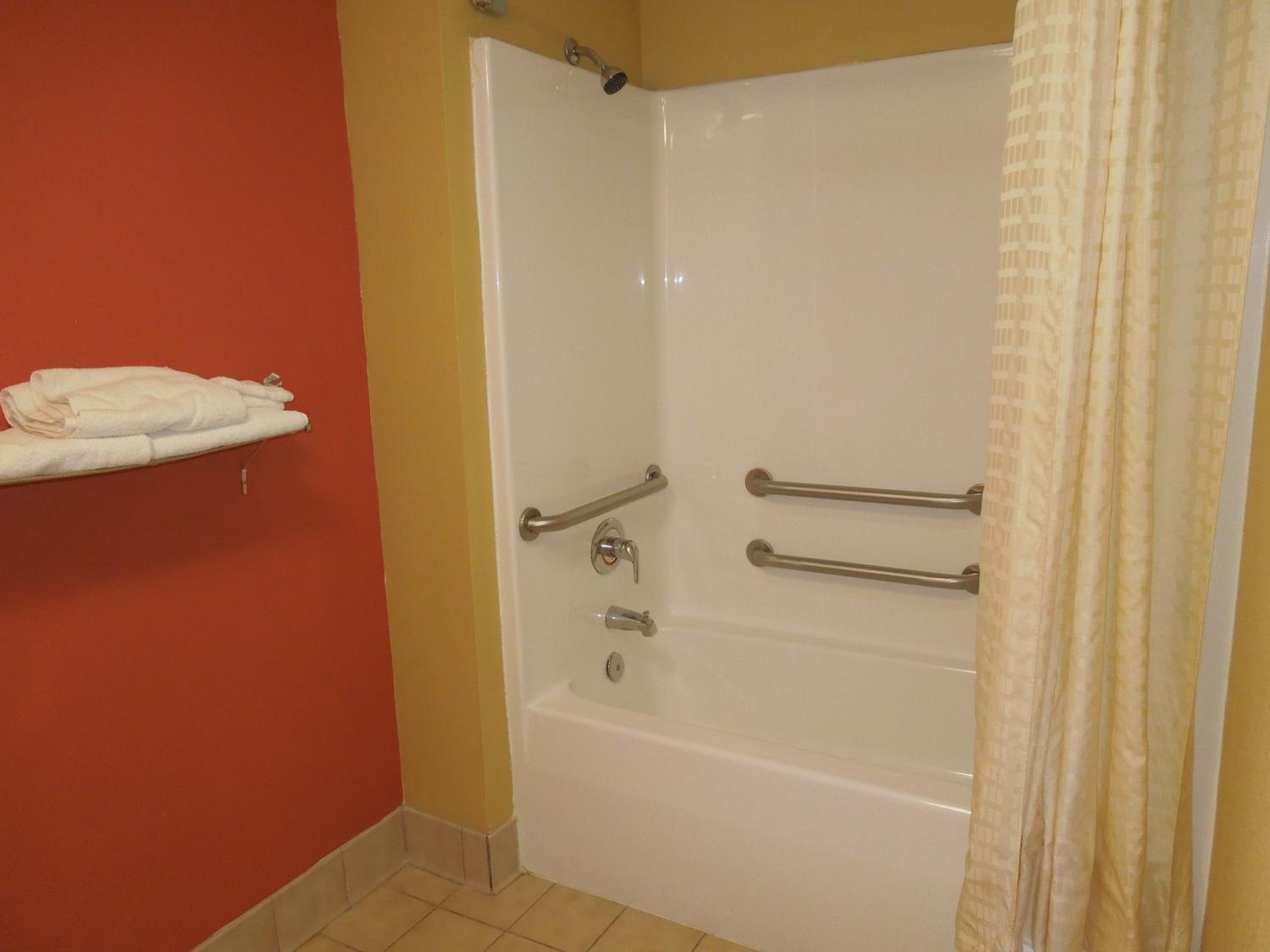 King Room - Non-Smoking - Photo 7
