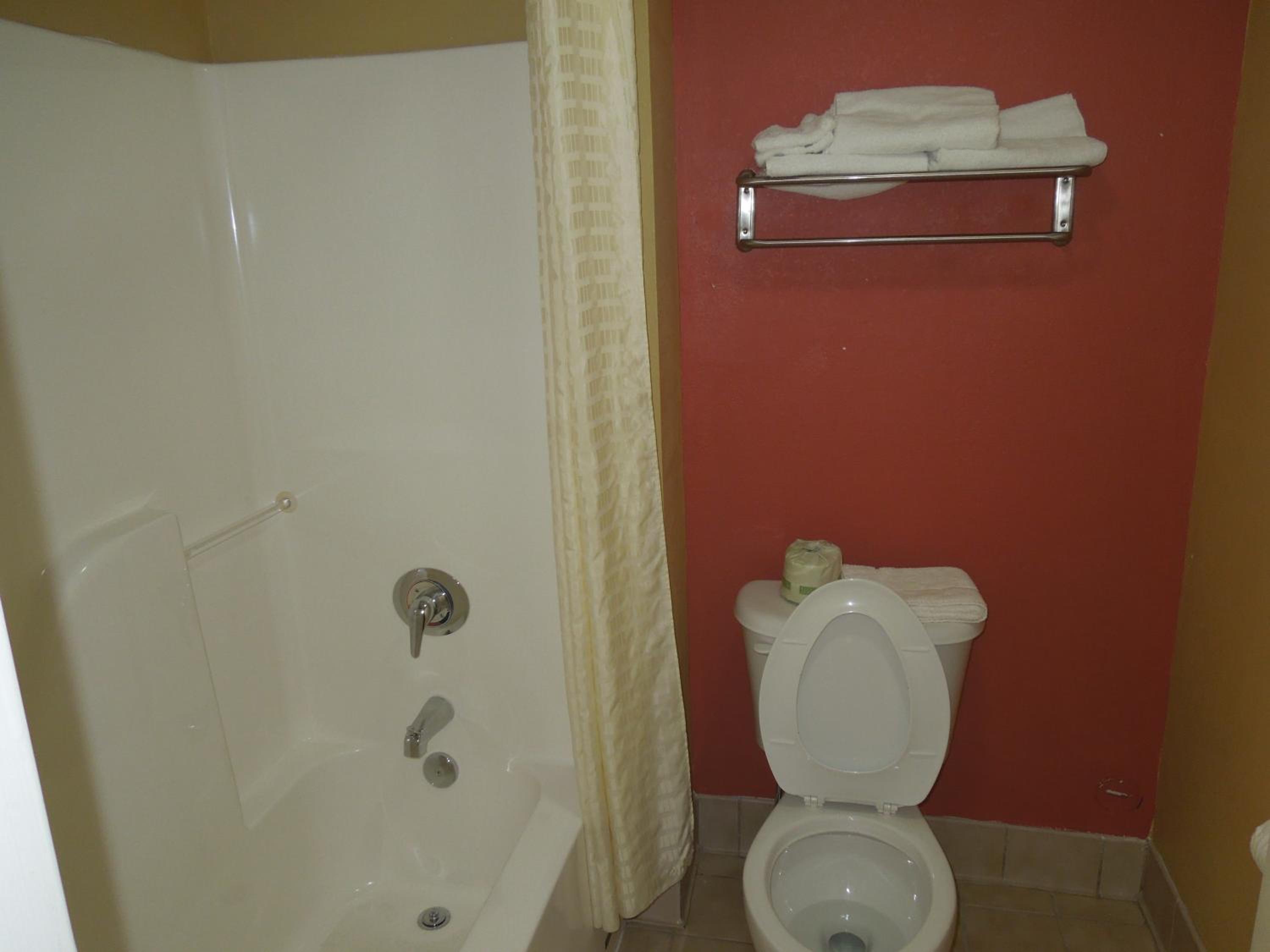 Double Room with Two Double Beds - Photo 2