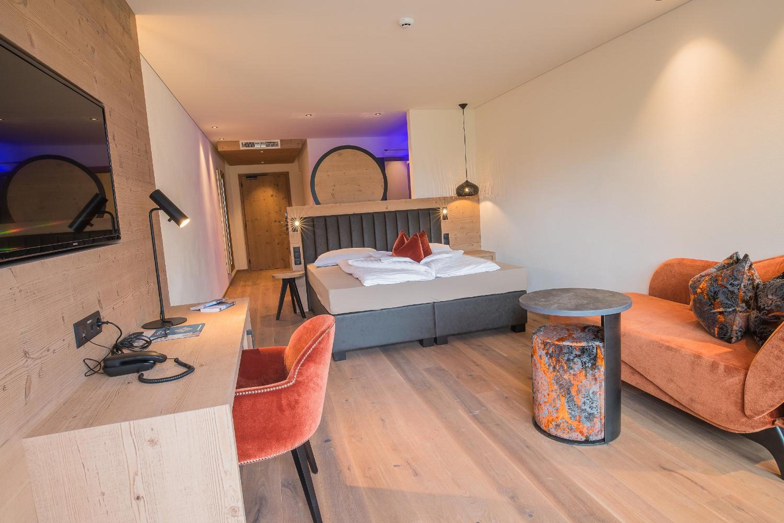 Deluxe Double Room with Balcony photo 1