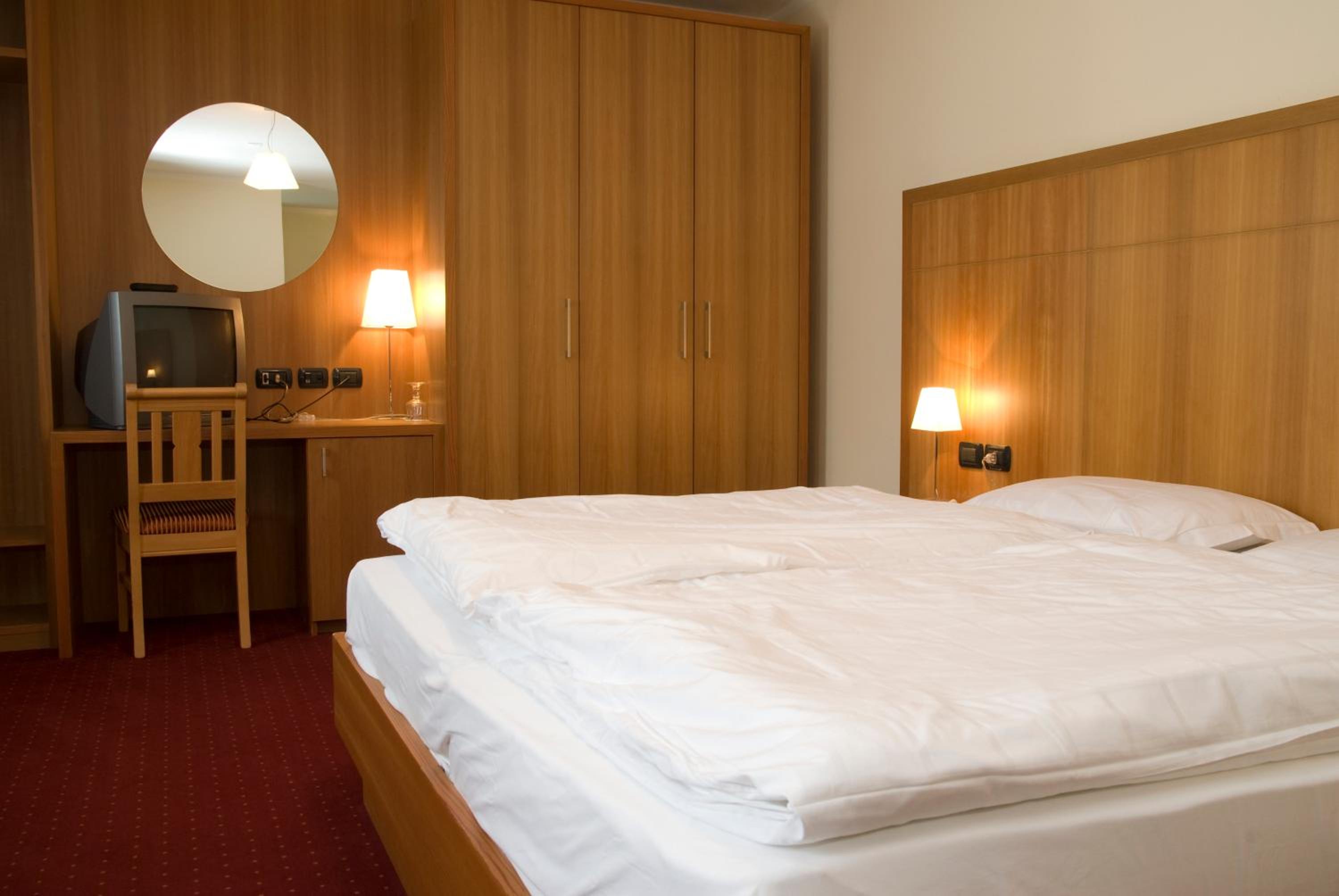 Standard Double Room - Photo 5