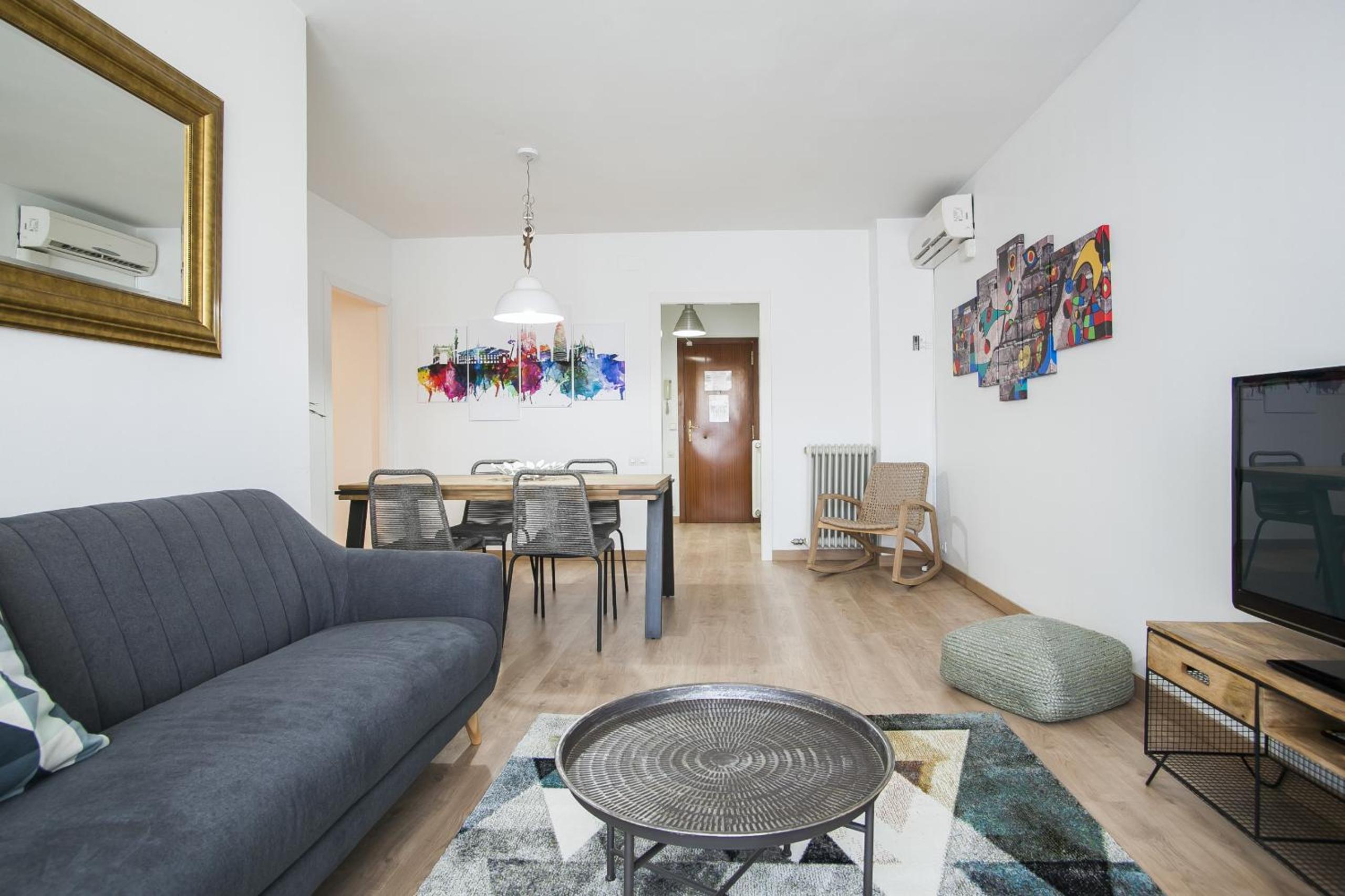 Apartamento económico de tres habitaciones 3- Bruc 42