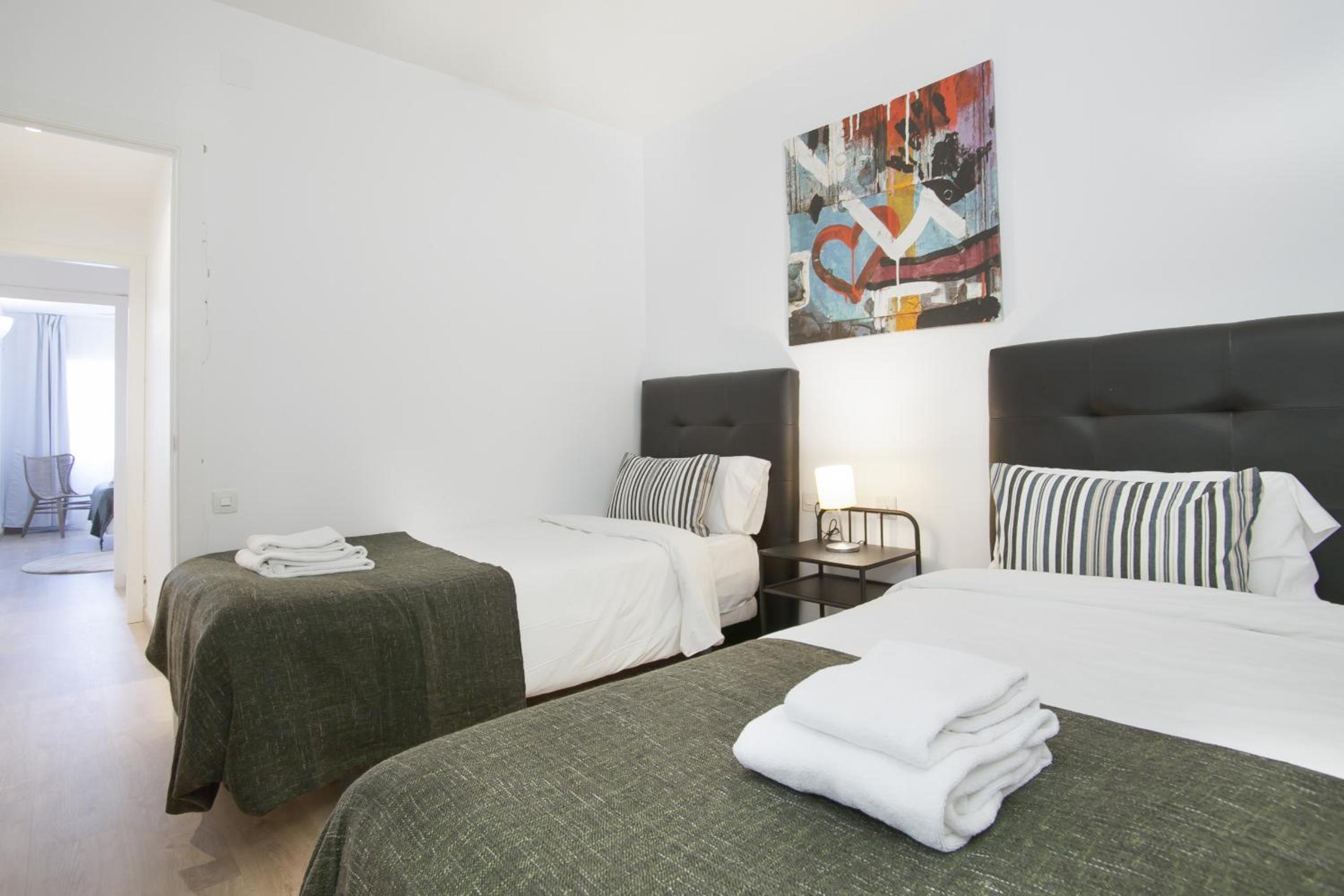 Economy three-bedroom apartment 3- Bruc 42 photo 2