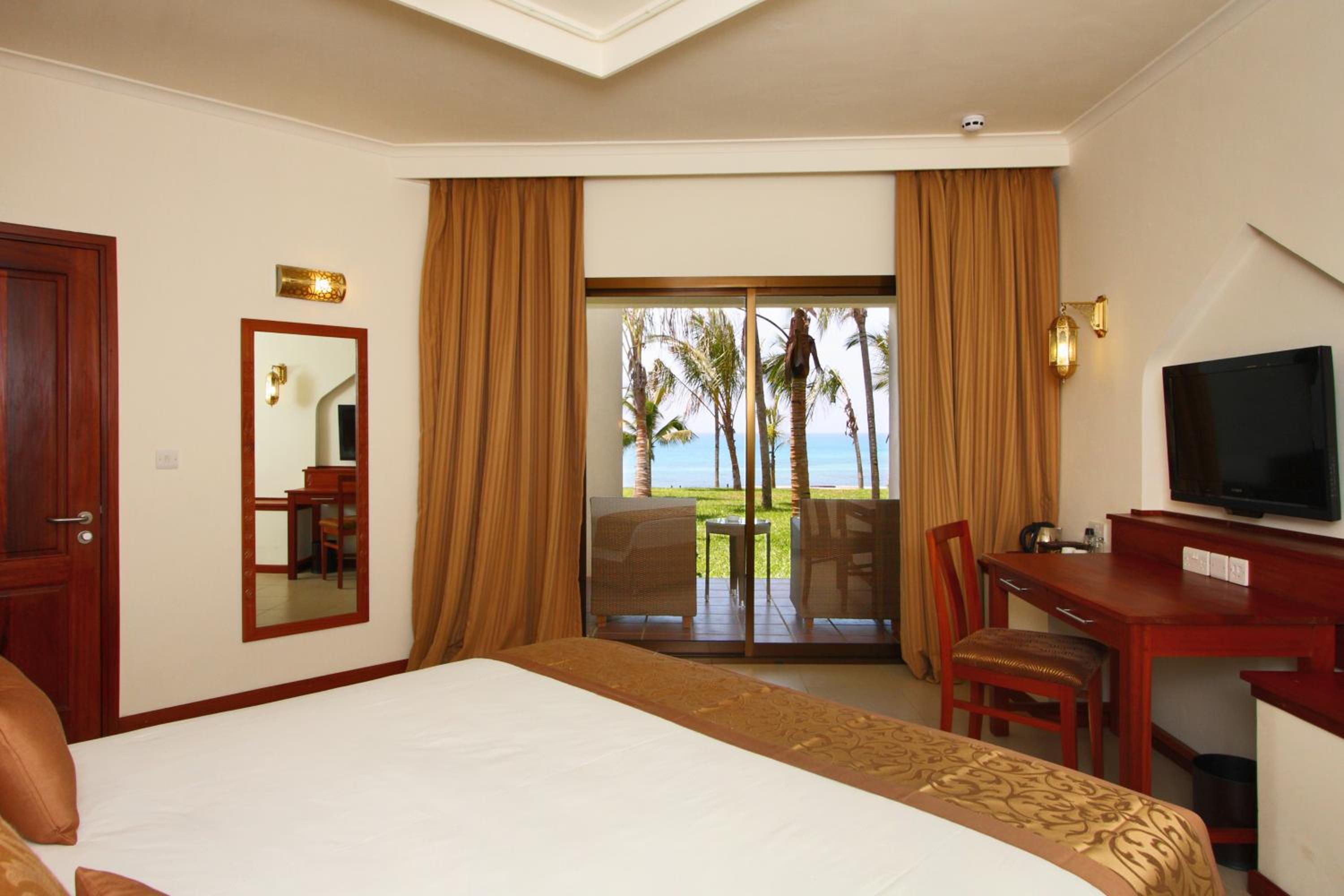 Superior King Room - Photo 3