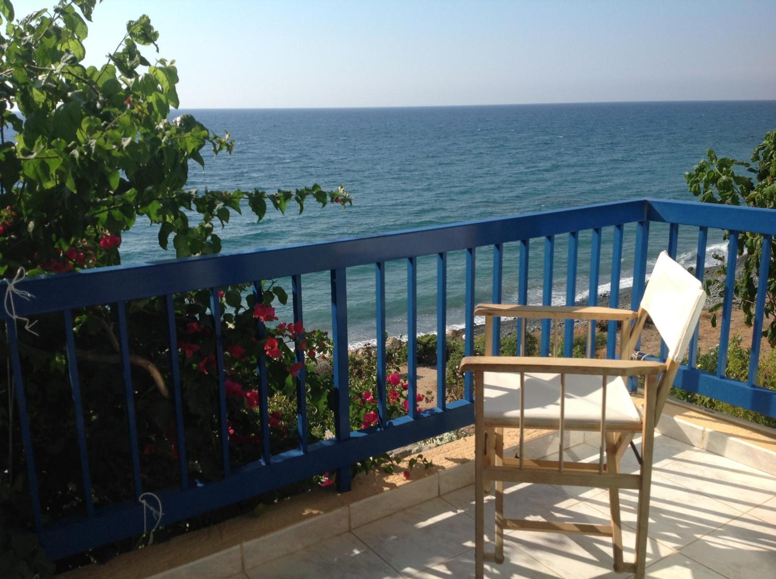 One-Bedroom Apartment with Balcony and Sea View photo 3