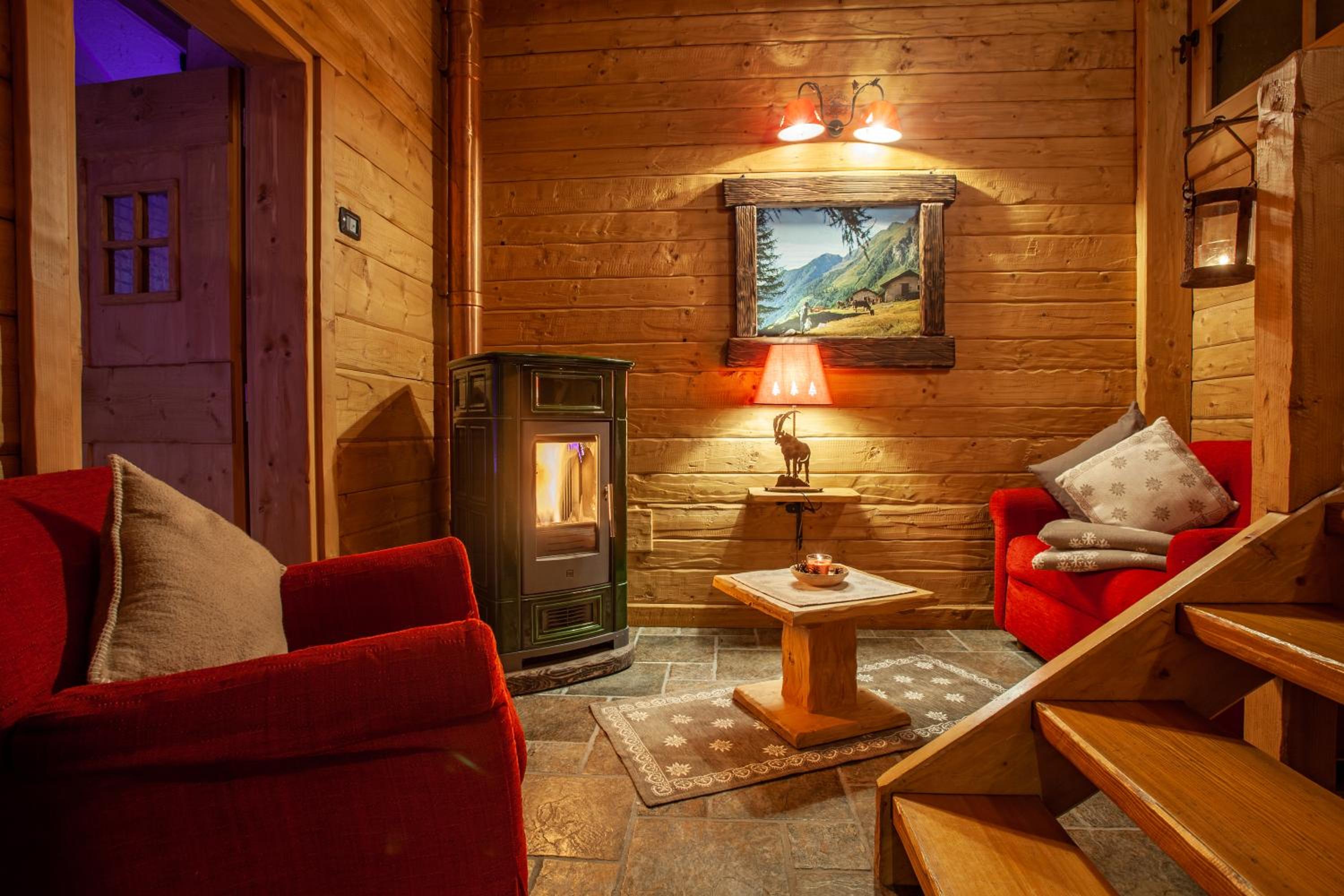 Romantic Chalet (2 Adults) - Photo 1
