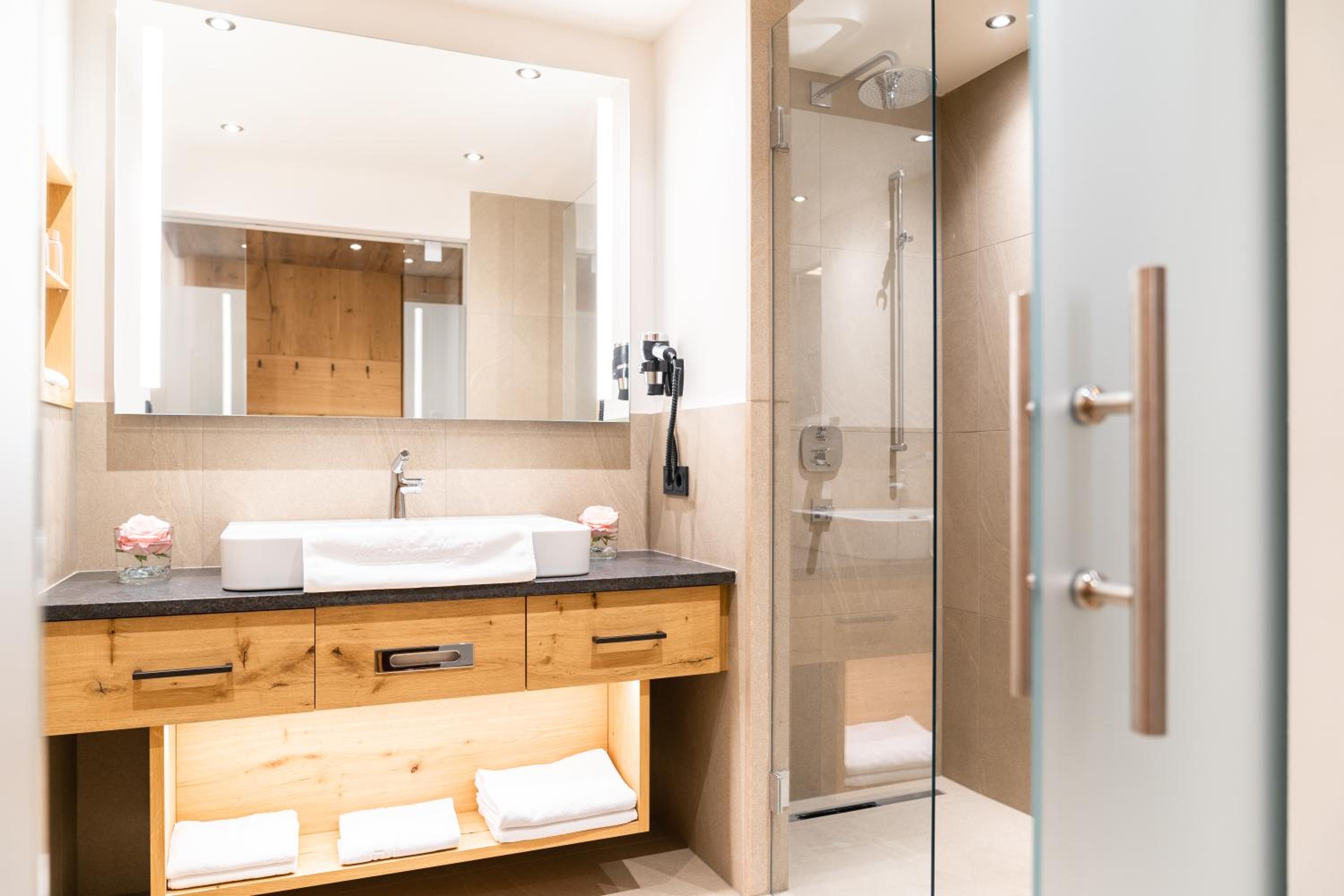 Superior Double Room with Balcony - Photo 4
