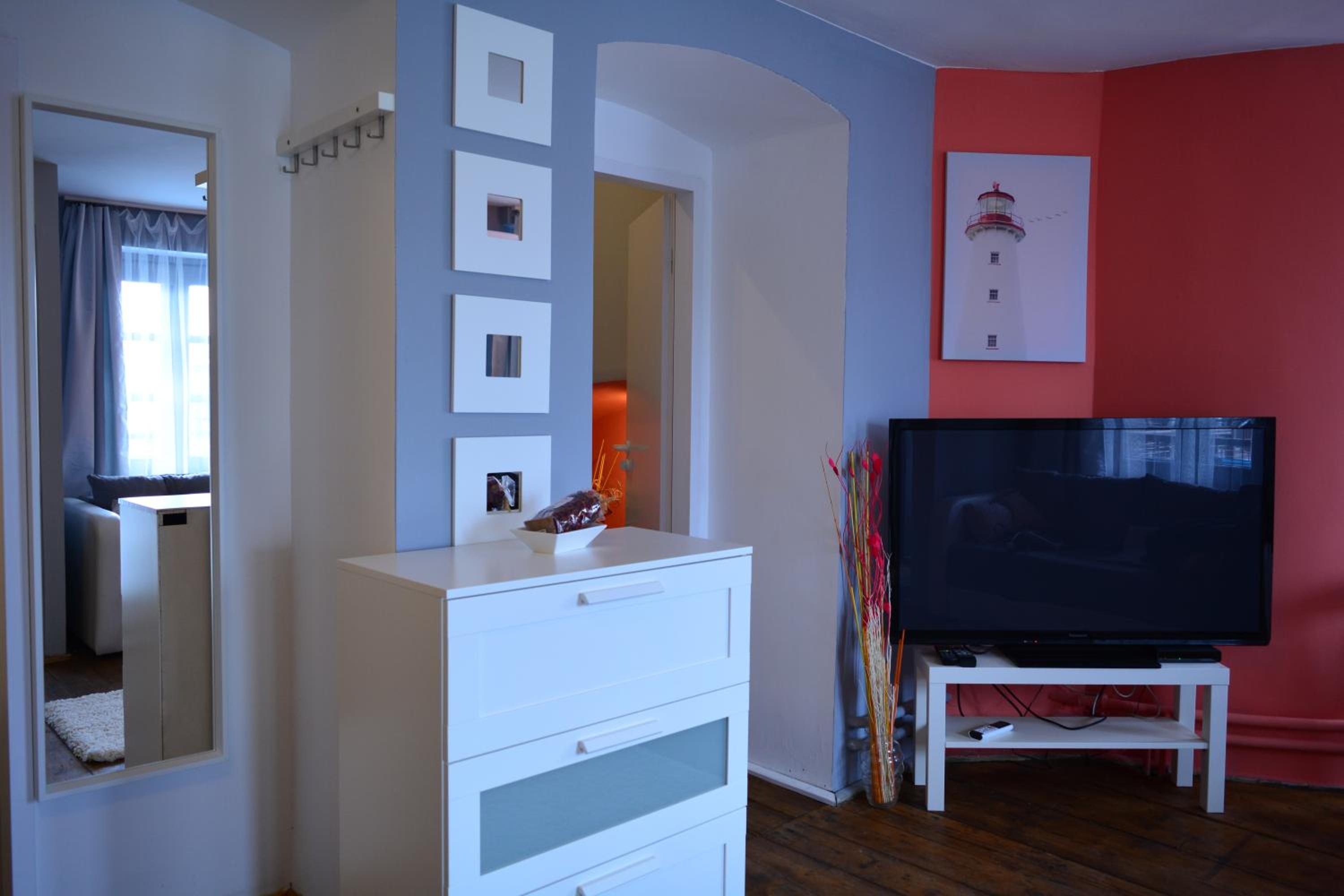 Apartment with Balcony - Photo 8