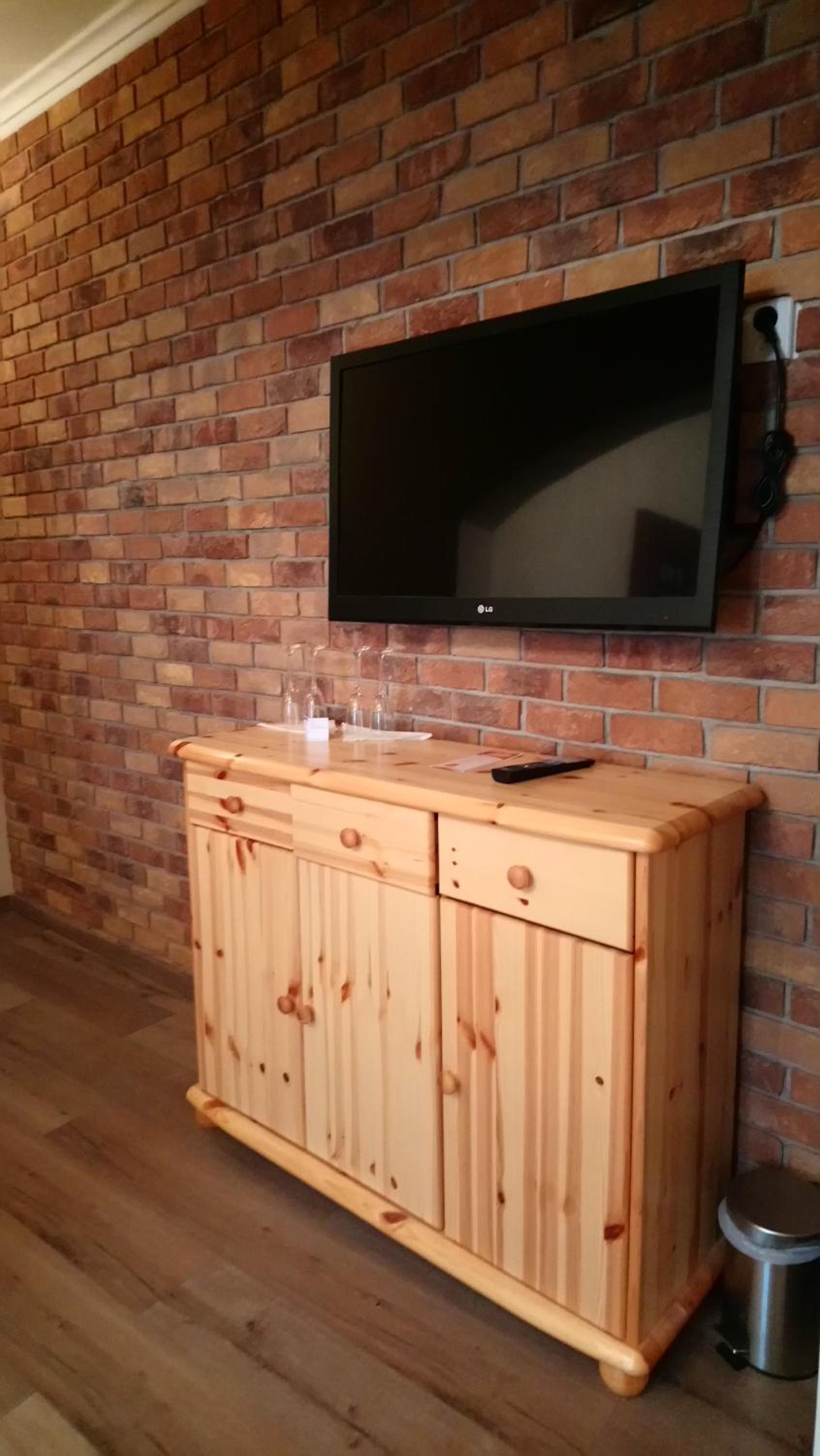 Two-Bedroom Apartment - Photo 7