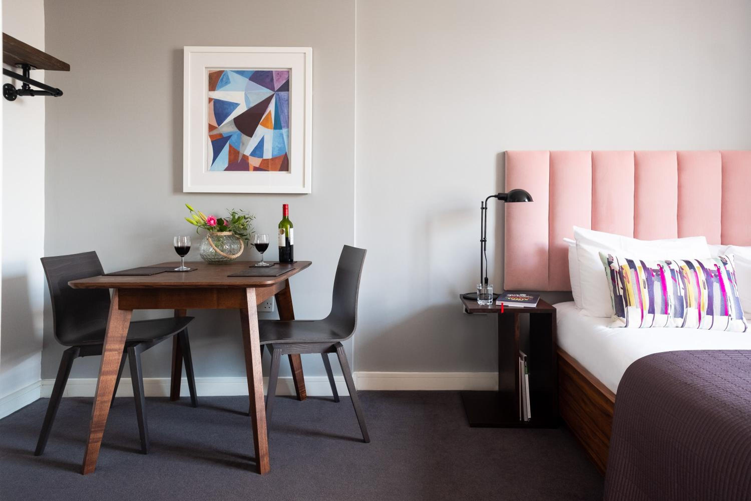 Studio Apartment photo 1