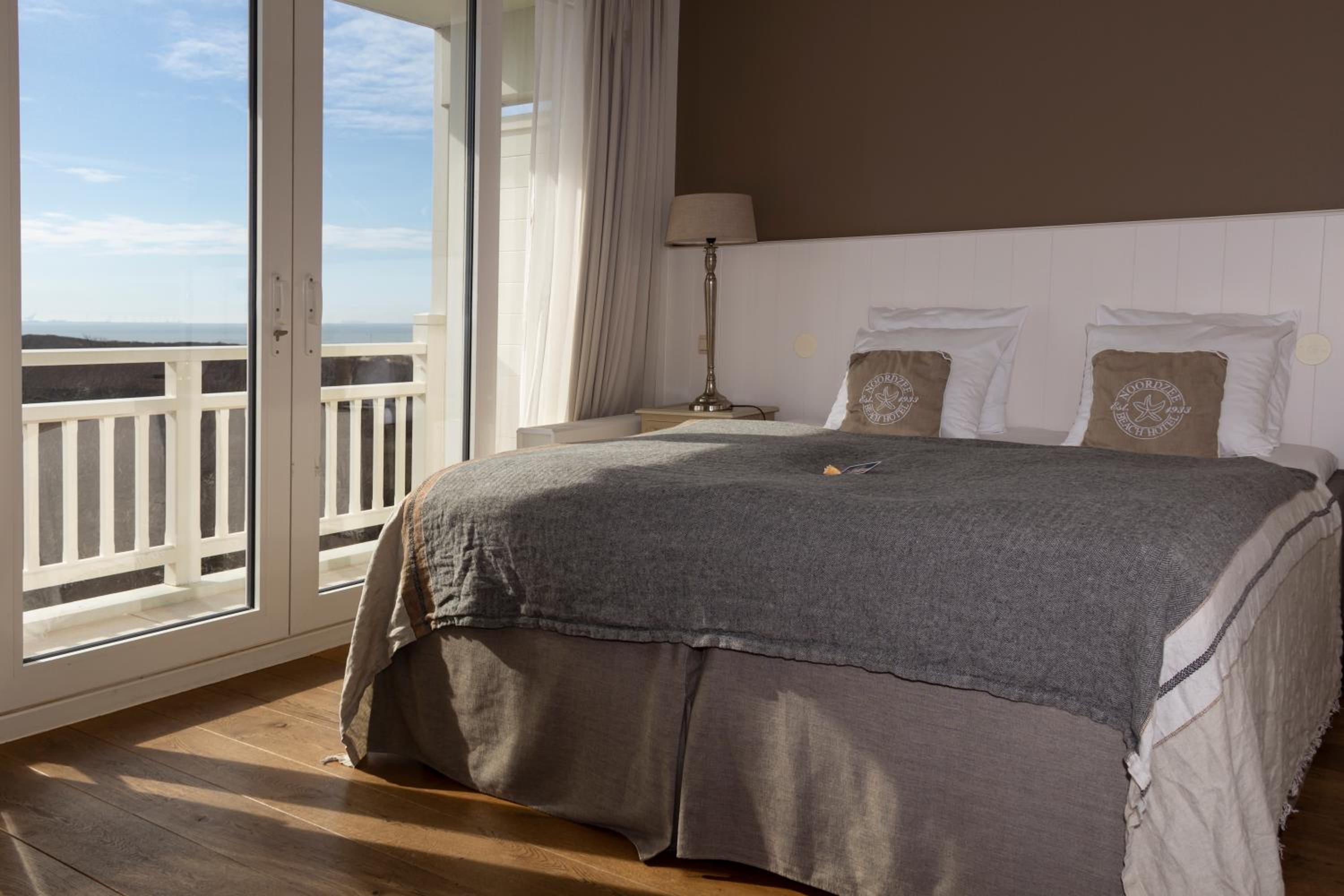 Hampton Bay Suite