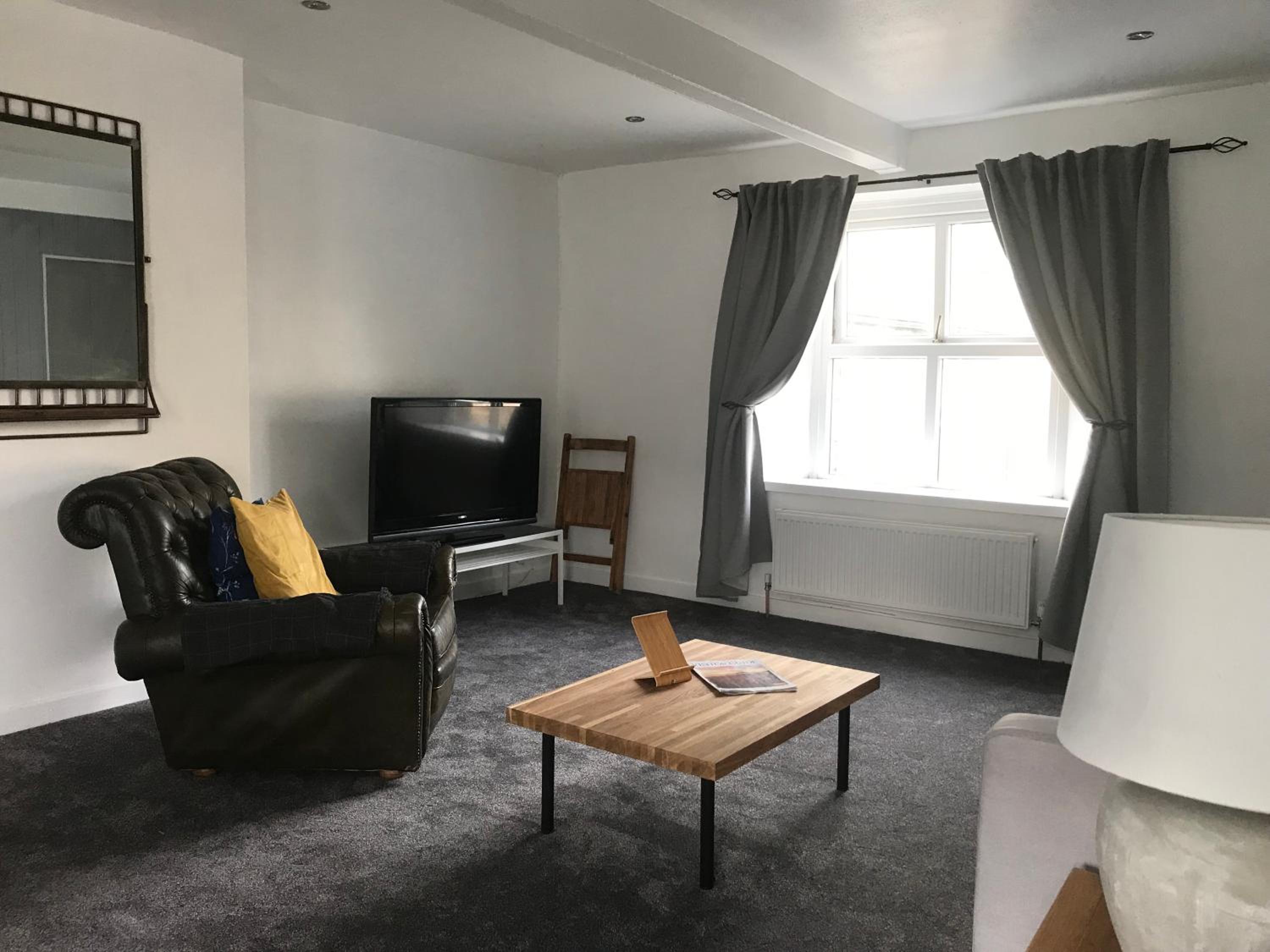One-Bedroom Apartment photo 3