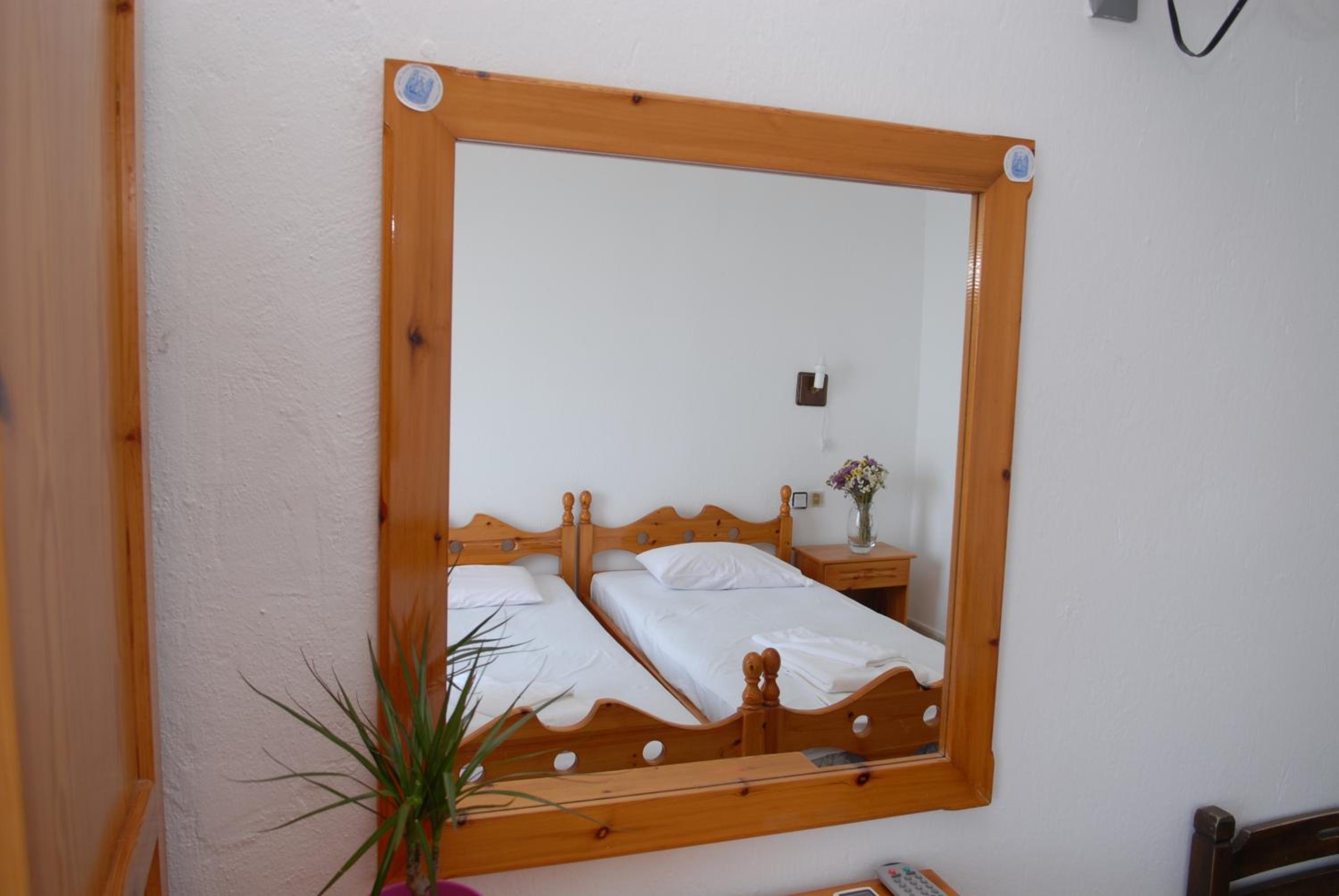 Triple Room with Side Sea View photo 3