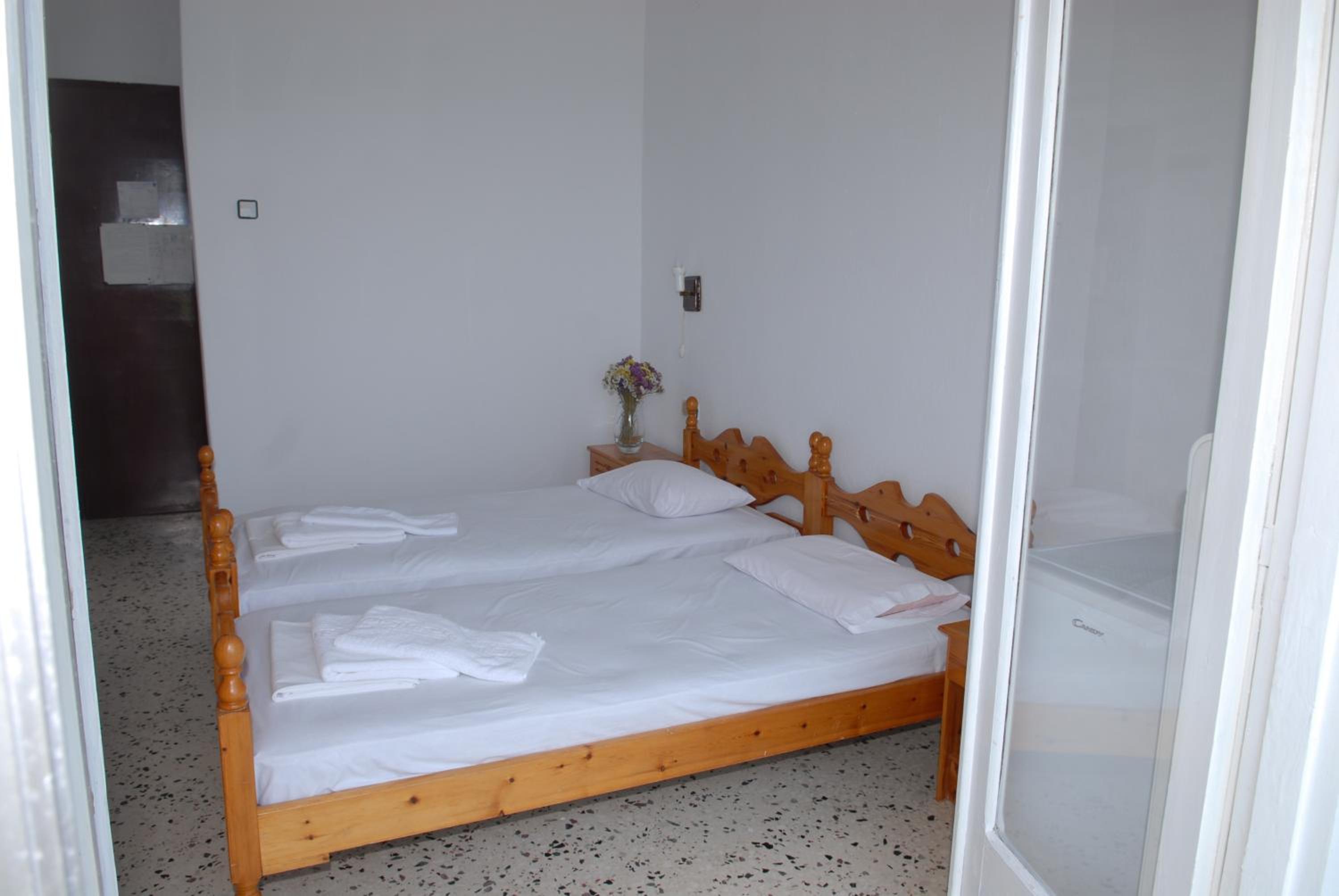 Triple Room with Side Sea View photo 2