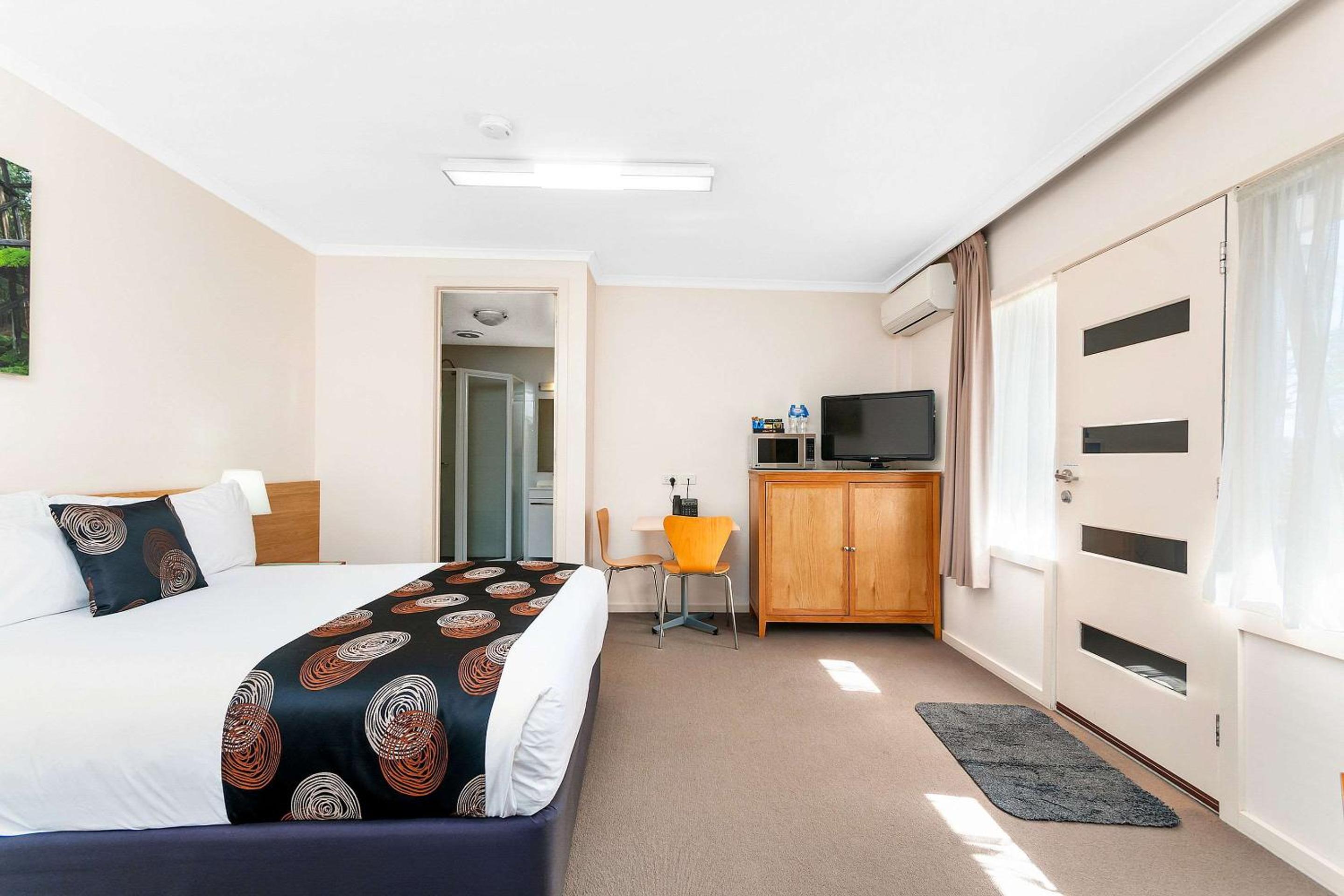 Standard Twin Room - Photo 3