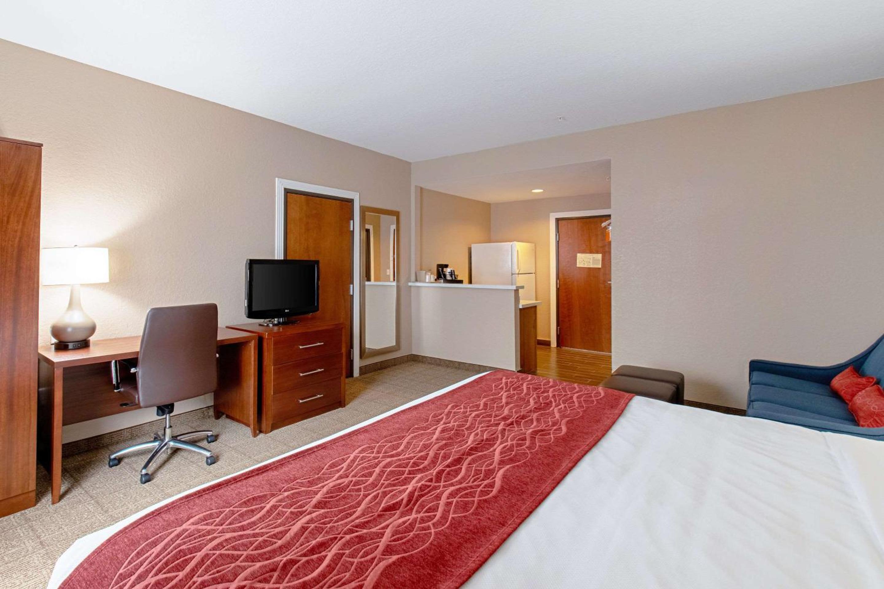 King Room with Kitchenette - Non-Smoking - Photo 6