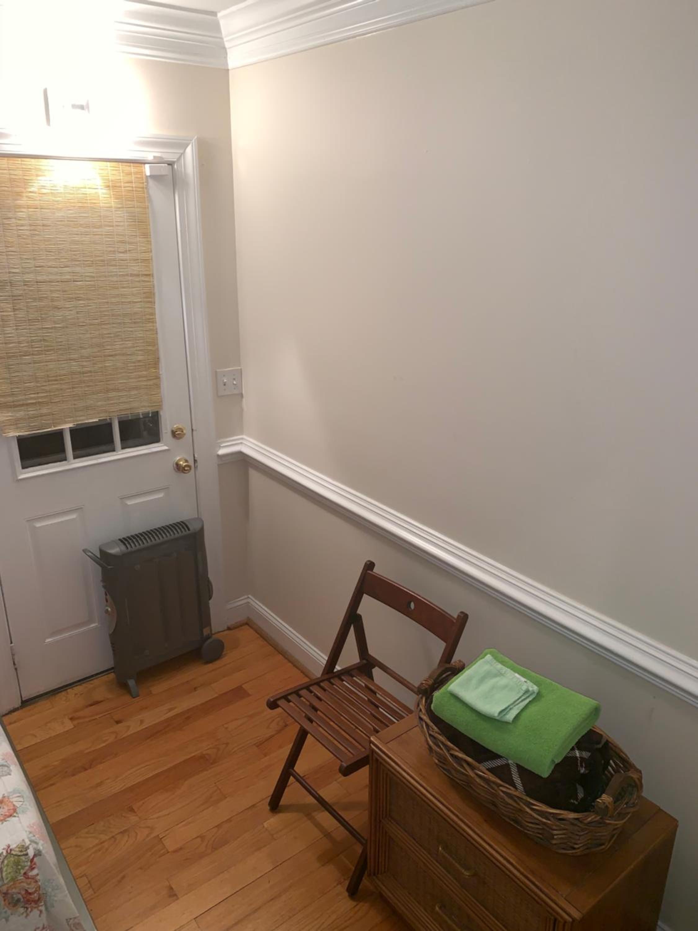 Five-Bedroom House - Photo 16