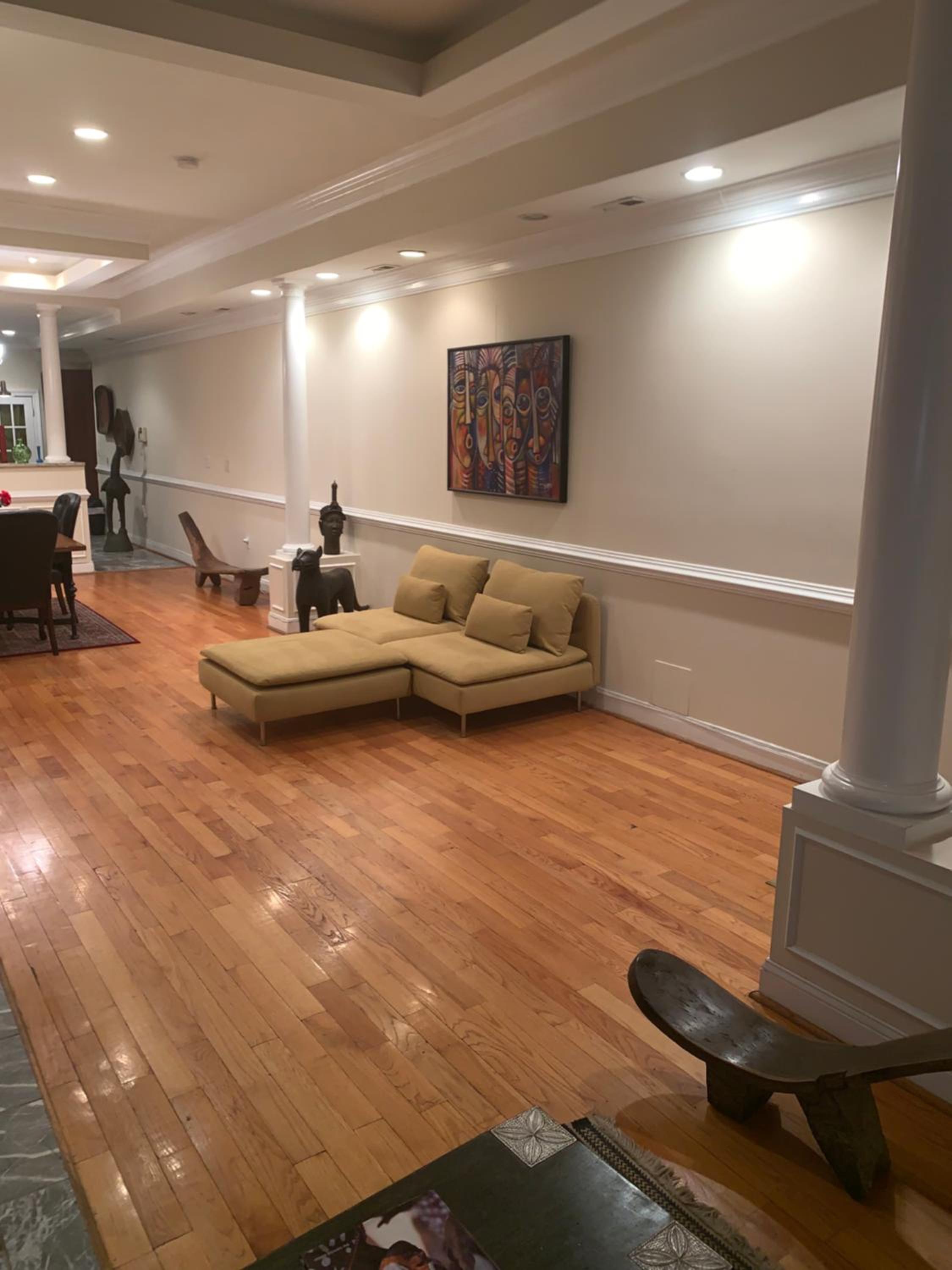 Five-Bedroom House - Photo 1