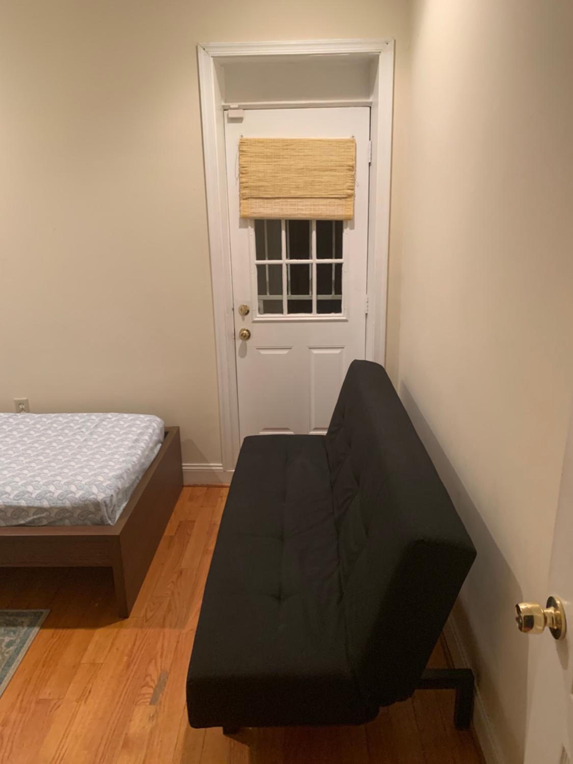 Five-Bedroom House - Photo 21