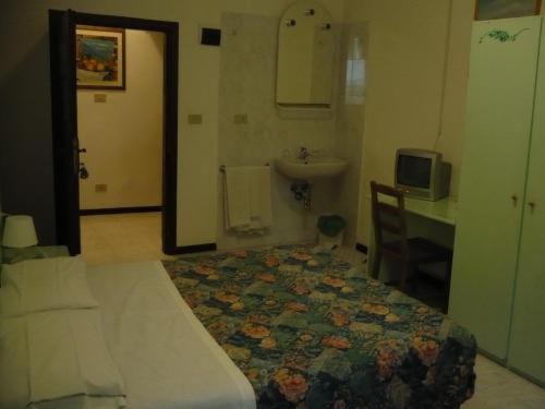 Triple Room - Photo 2