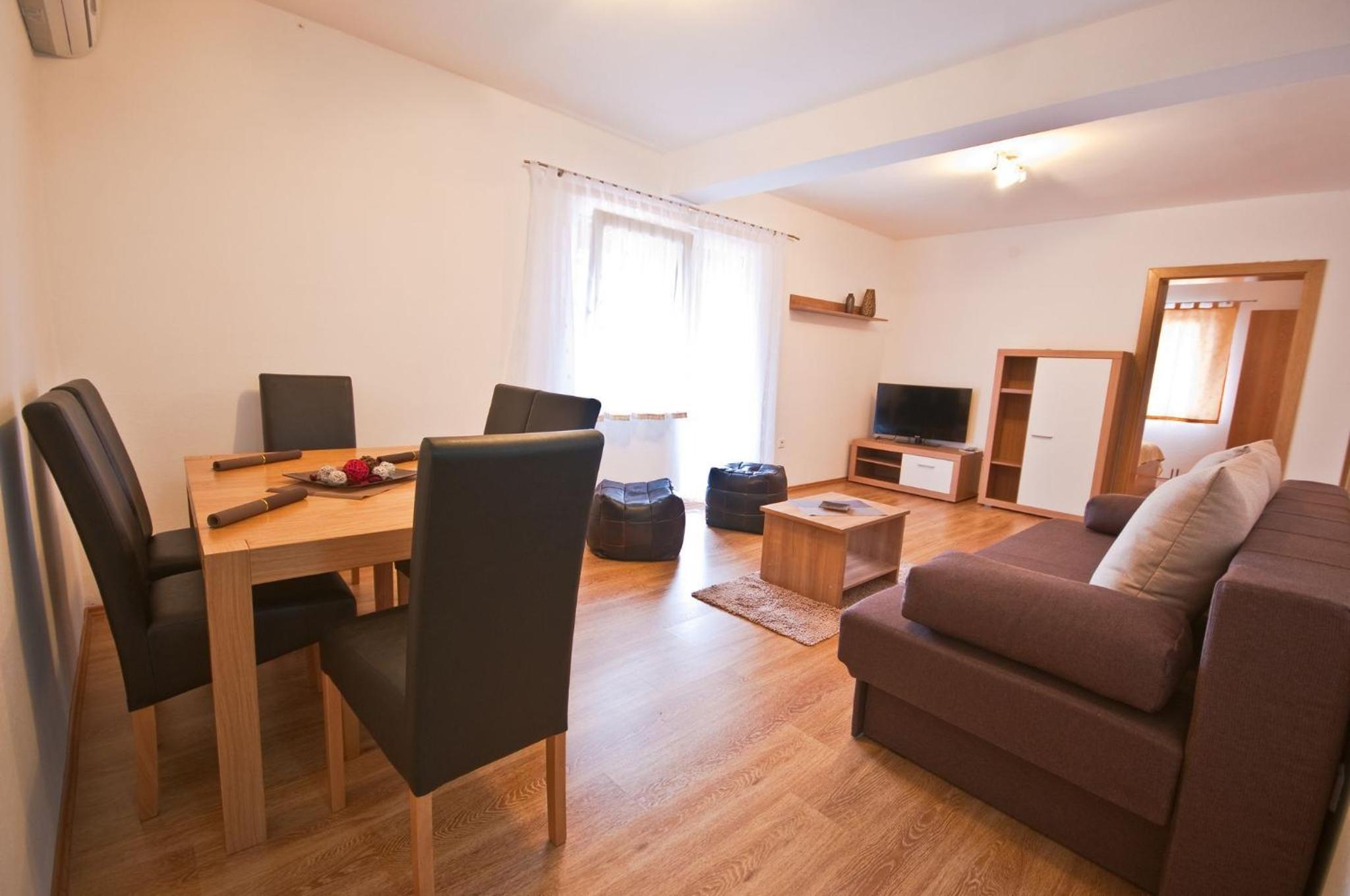 Deluxe Two-Bedroom Apartment photo 1