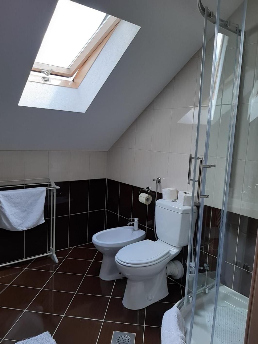 Two-Bedroom Apartment - Photo 8
