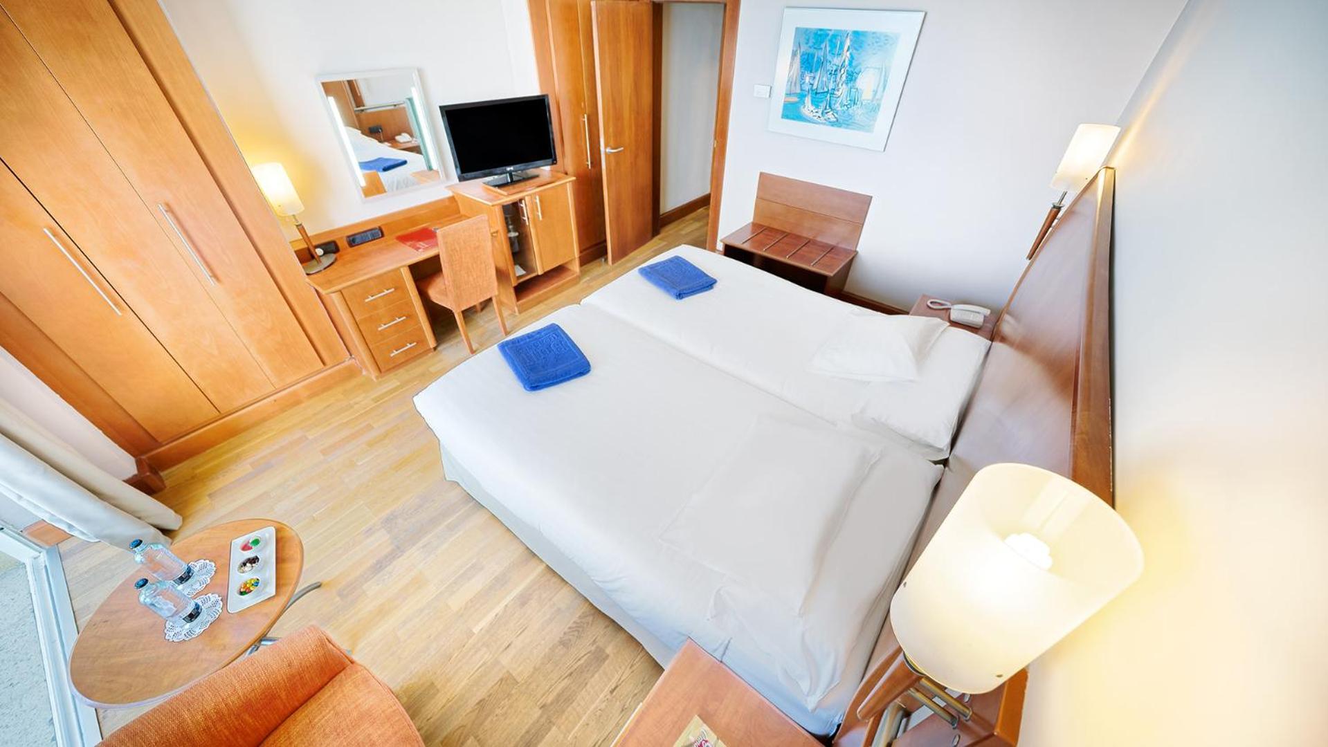 Twin Room Spa Acces included